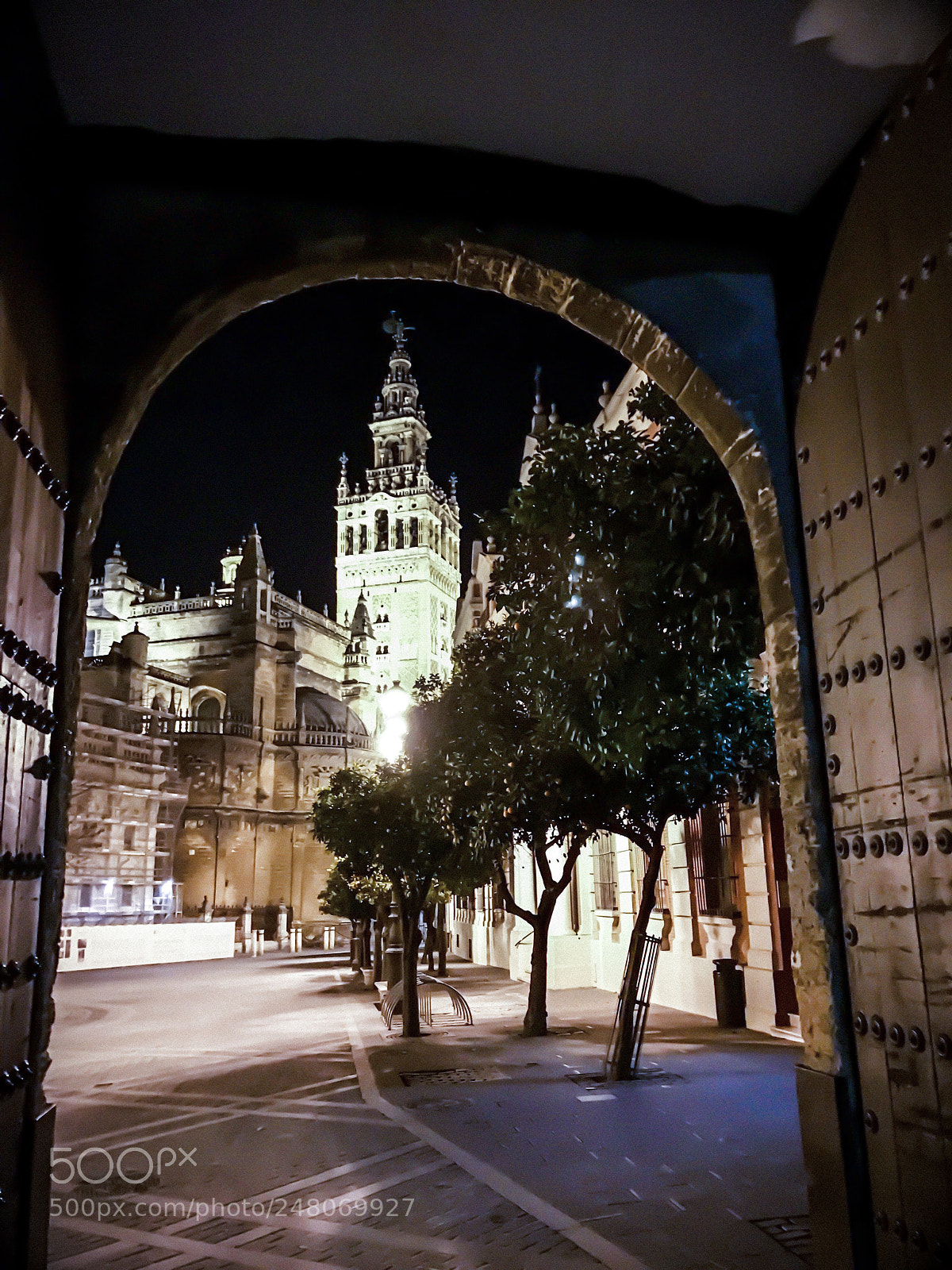 Apple iPhone 7 Plus sample photo. Loving la giralda seville photography