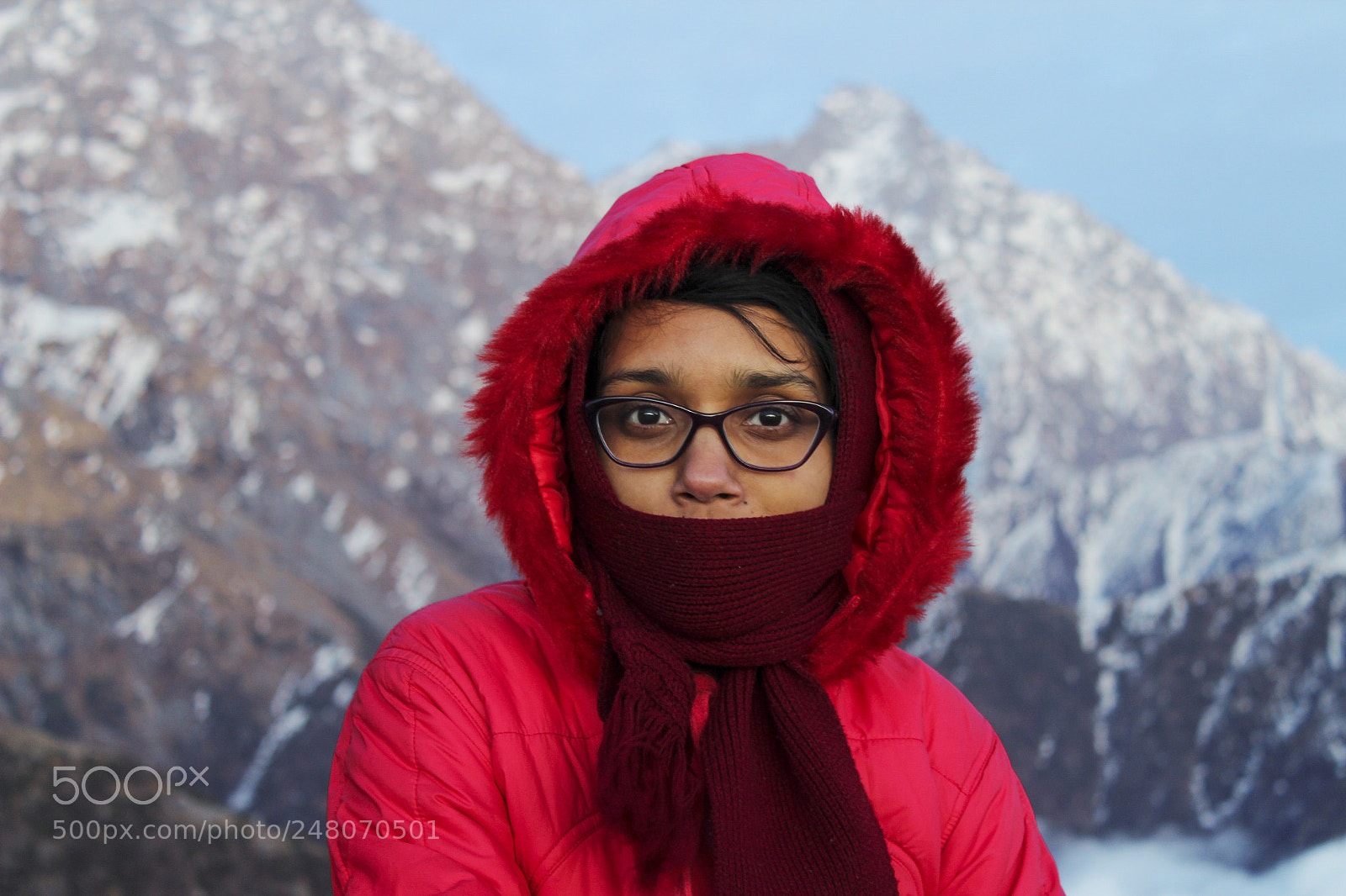 Canon EOS 1300D (EOS Rebel T6 / EOS Kiss X80) sample photo. Girl in red photography