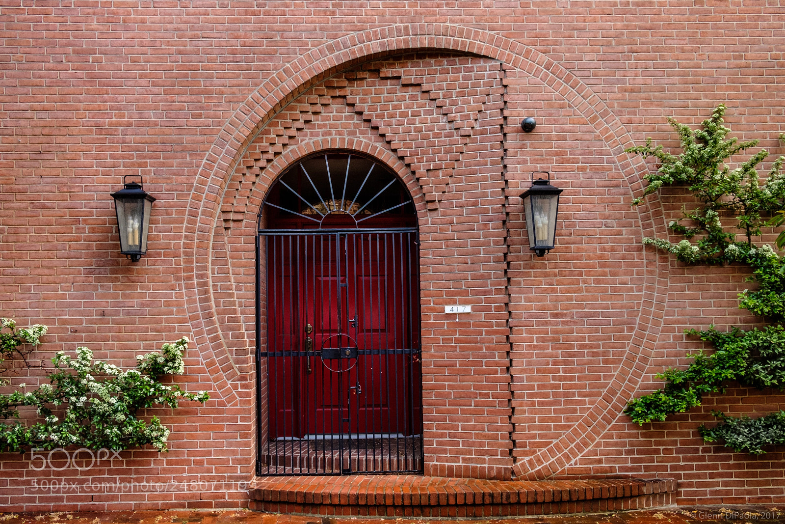 Fujifilm X-T2 sample photo. Modern old city doorway photography