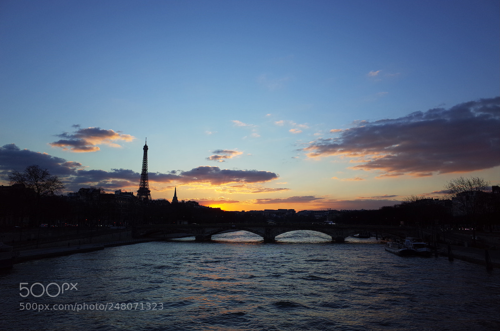 Ricoh GR sample photo. Paris photography