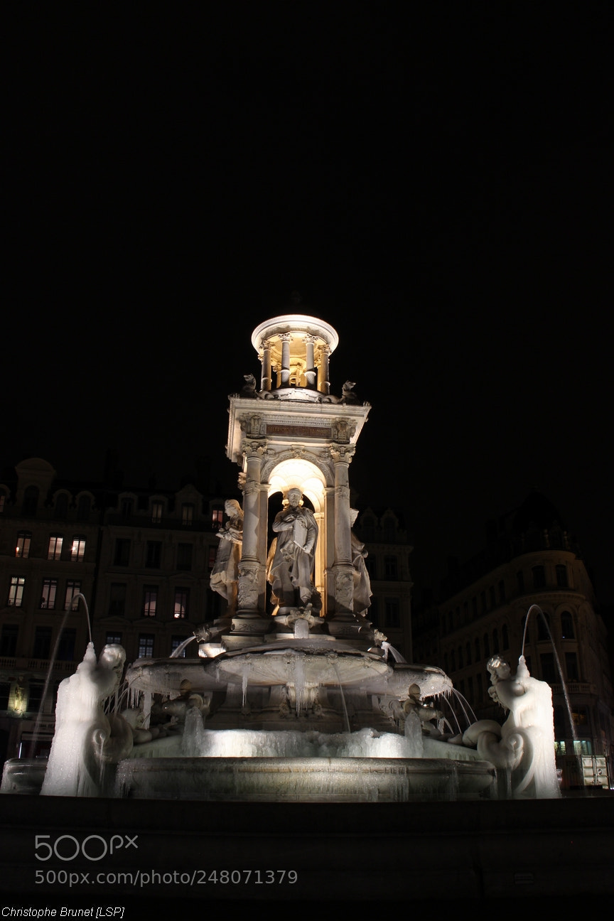 Canon EF-S 18-135mm F3.5-5.6 IS sample photo. Fontaine des jacobins gel photography