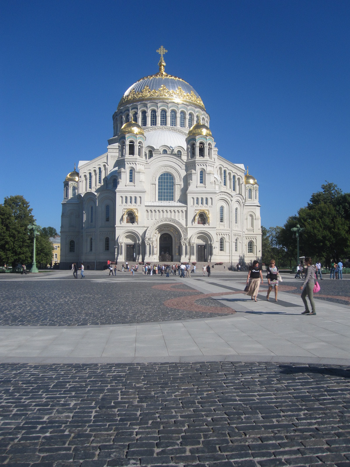 Canon PowerShot SD780 IS (Digital IXUS 100 IS / IXY Digital 210 IS) sample photo. The naval cathedral of saint nicholas in kronstadt photography