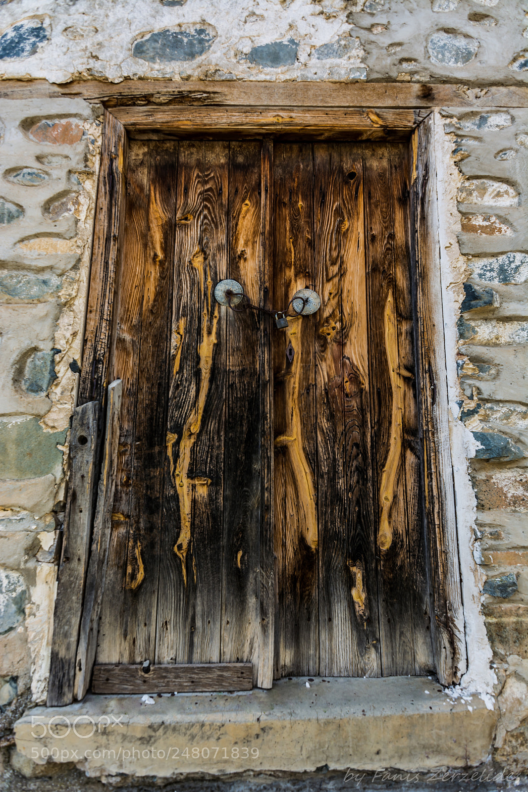 Nikon D5200 sample photo. Old door photography