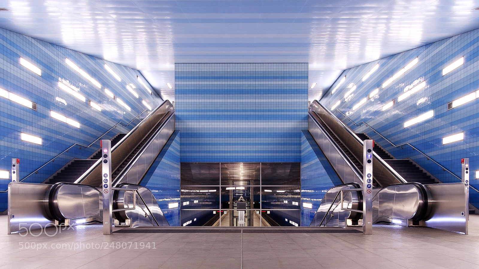 Fujifilm X-T20 sample photo. U bahn Überseequartier photography