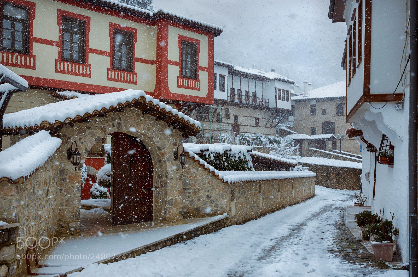 Nikon D7200 sample photo. Snowy old city photography