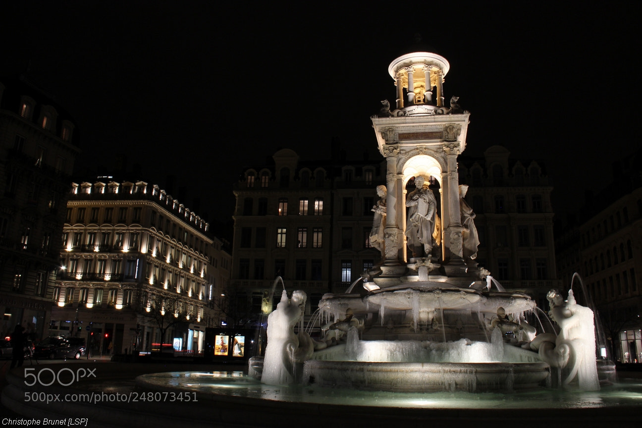 Canon EF-S 18-135mm F3.5-5.6 IS sample photo. Place des jacobins photography