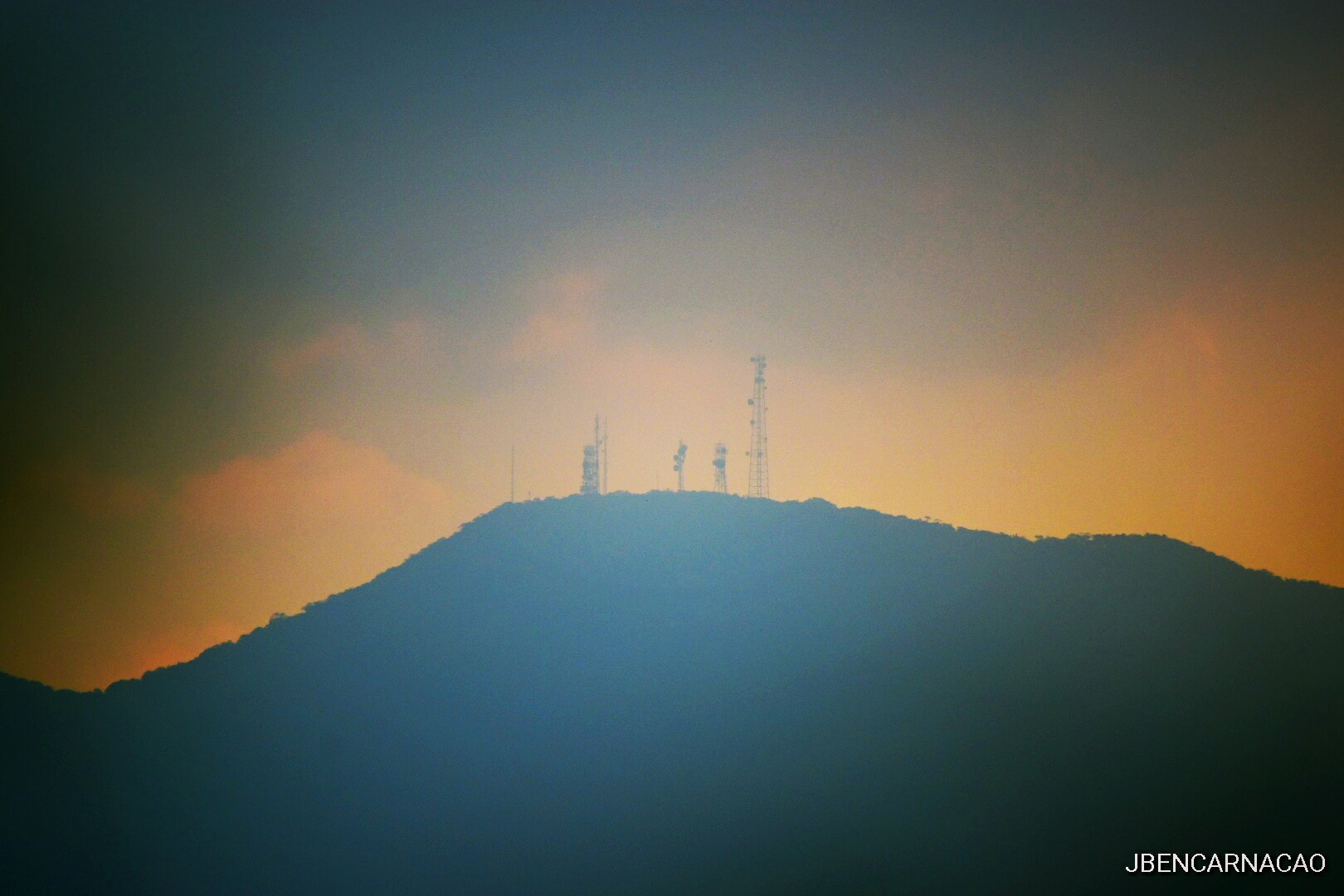 Sigma 150-500mm F5-6.3 DG OS HSM sample photo. Before rain photography