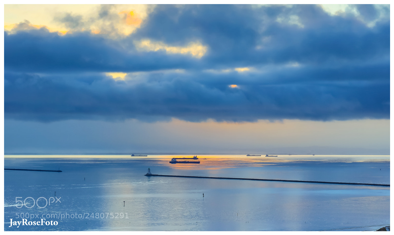 Canon EOS 5DS R sample photo. Sun is hiding. photography