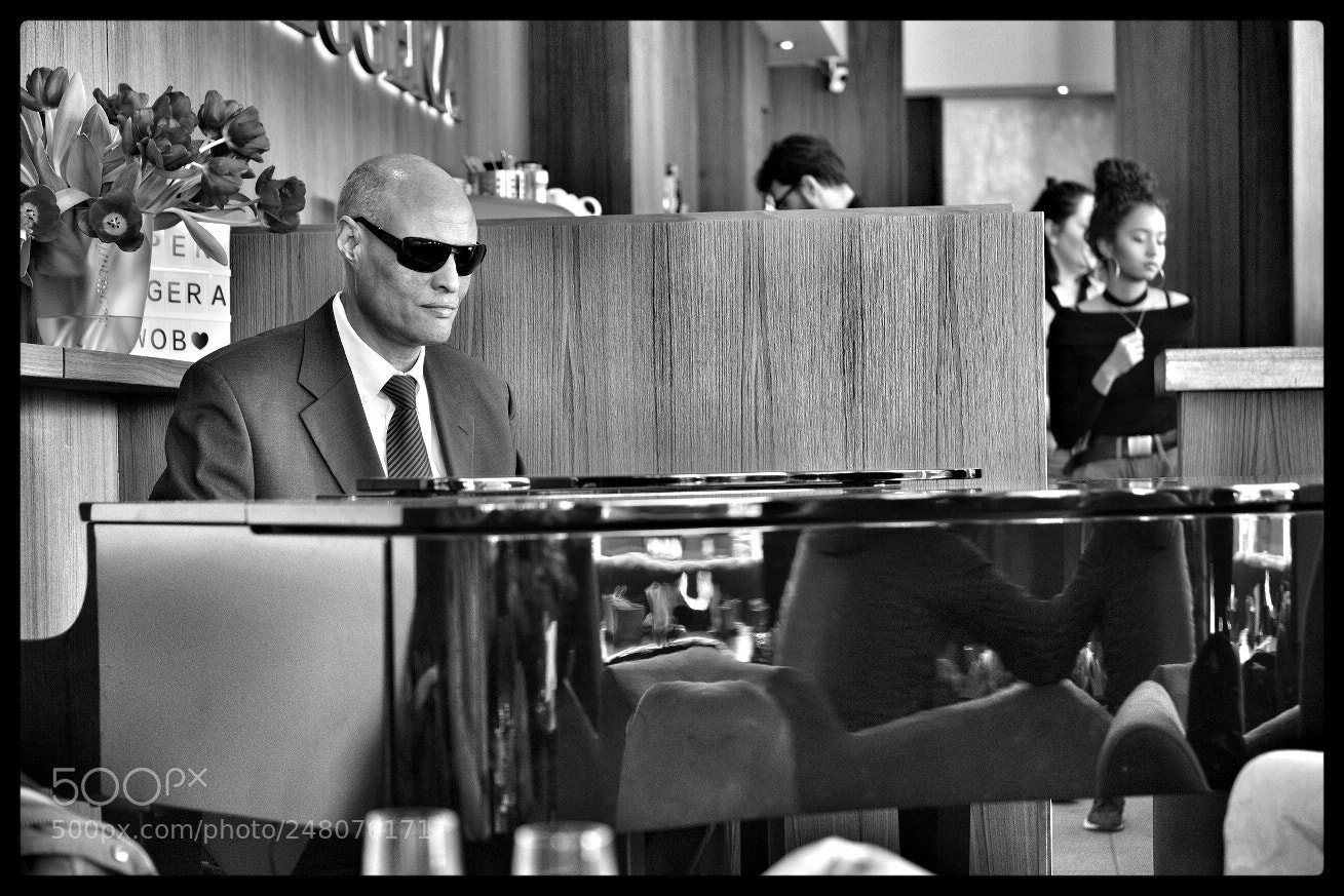 Fujifilm X-T2 sample photo. Piano man photography