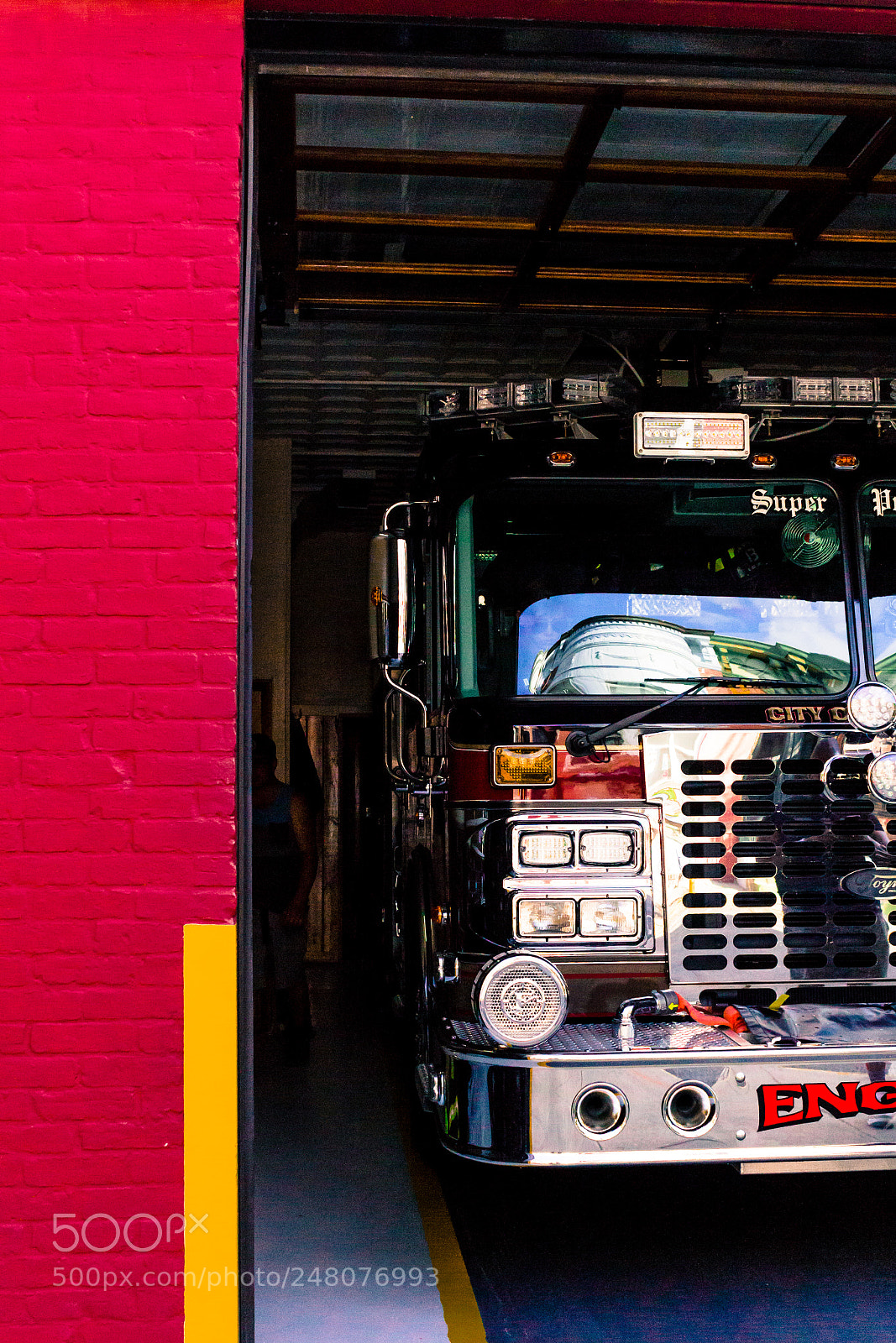 Canon EOS 60D sample photo. Shiny red truck photography