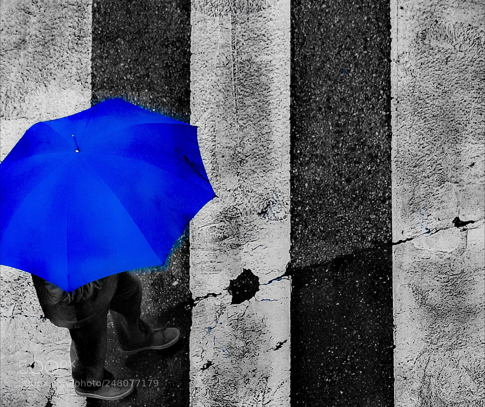 Canon EOS 1200D (EOS Rebel T5 / EOS Kiss X70 / EOS Hi) sample photo. Blue umbrella photography