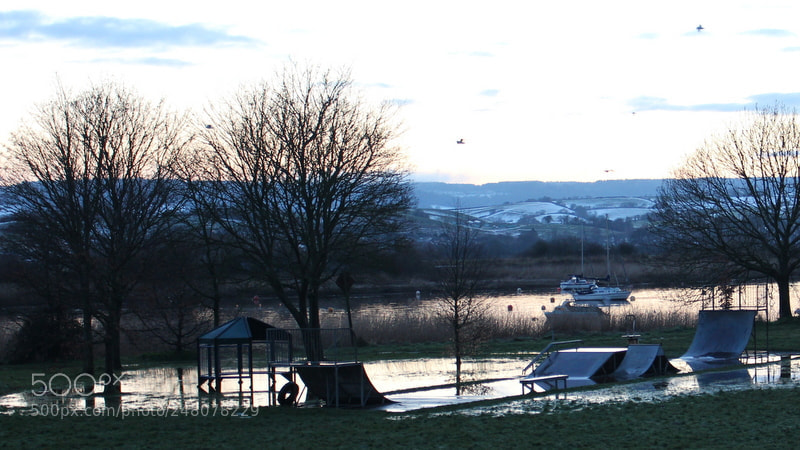 Canon EOS 700D (EOS Rebel T5i / EOS Kiss X7i) sample photo. Flooded playground topsham devon photography