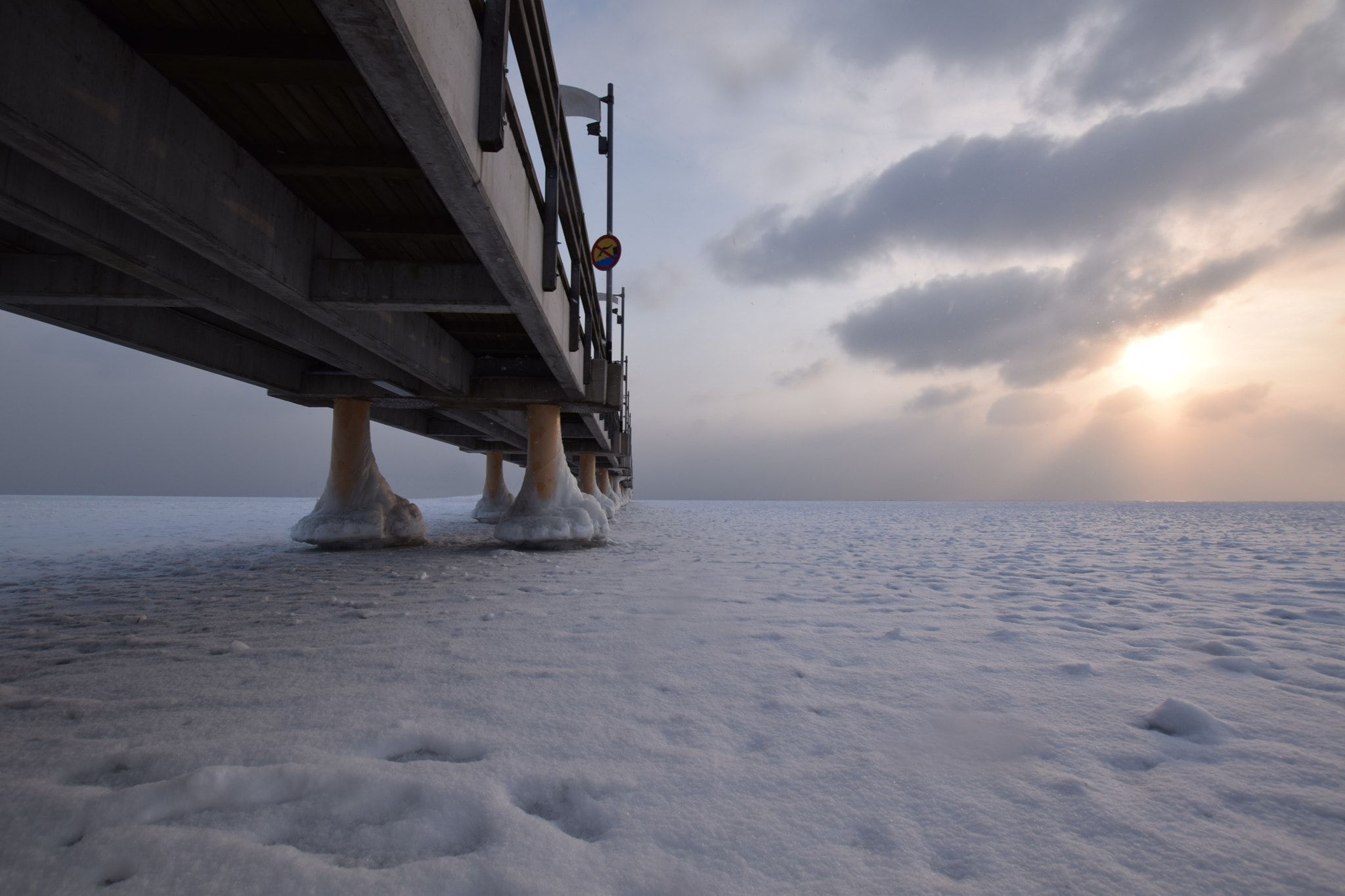 Nikon D5300 + Sigma 10-20mm F3.5 EX DC HSM sample photo. Baltic sea. frozen bay of puck. photography