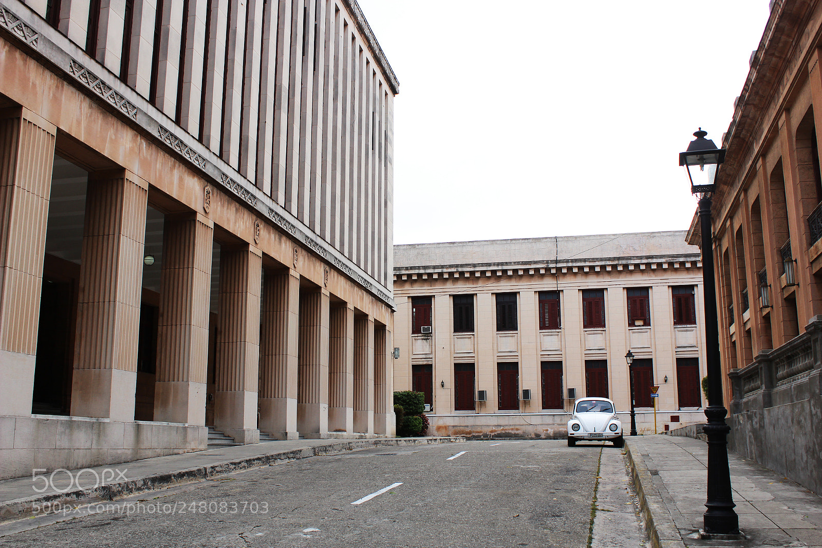 Canon EOS 1300D (EOS Rebel T6 / EOS Kiss X80) sample photo. Universidad de la habana photography