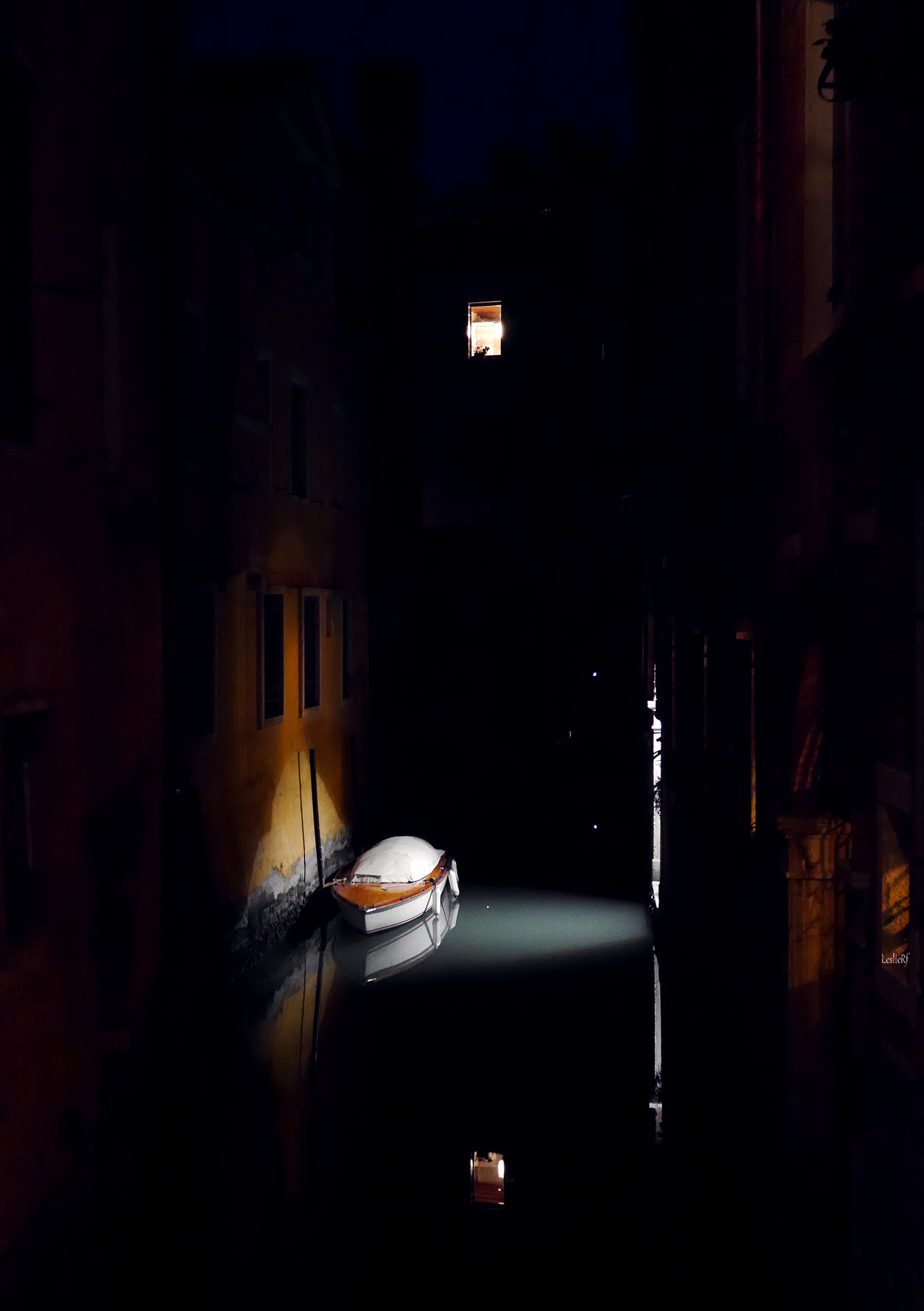 Panasonic Lumix DMC-GF6 sample photo. Lovesick night photography