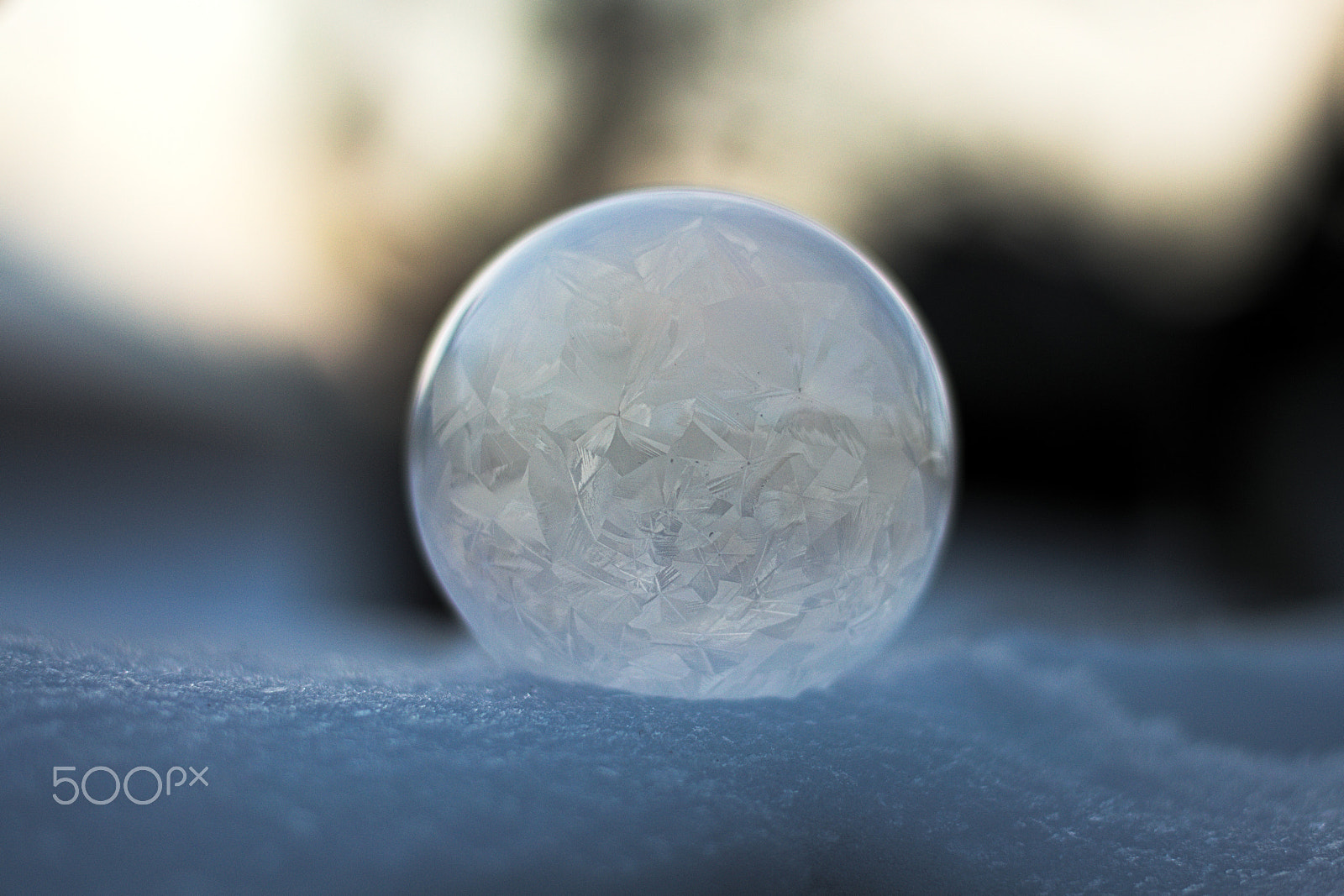 Nikon D3200 + Nikon AF-S Nikkor 50mm F1.8G sample photo. Crystal bubble photography