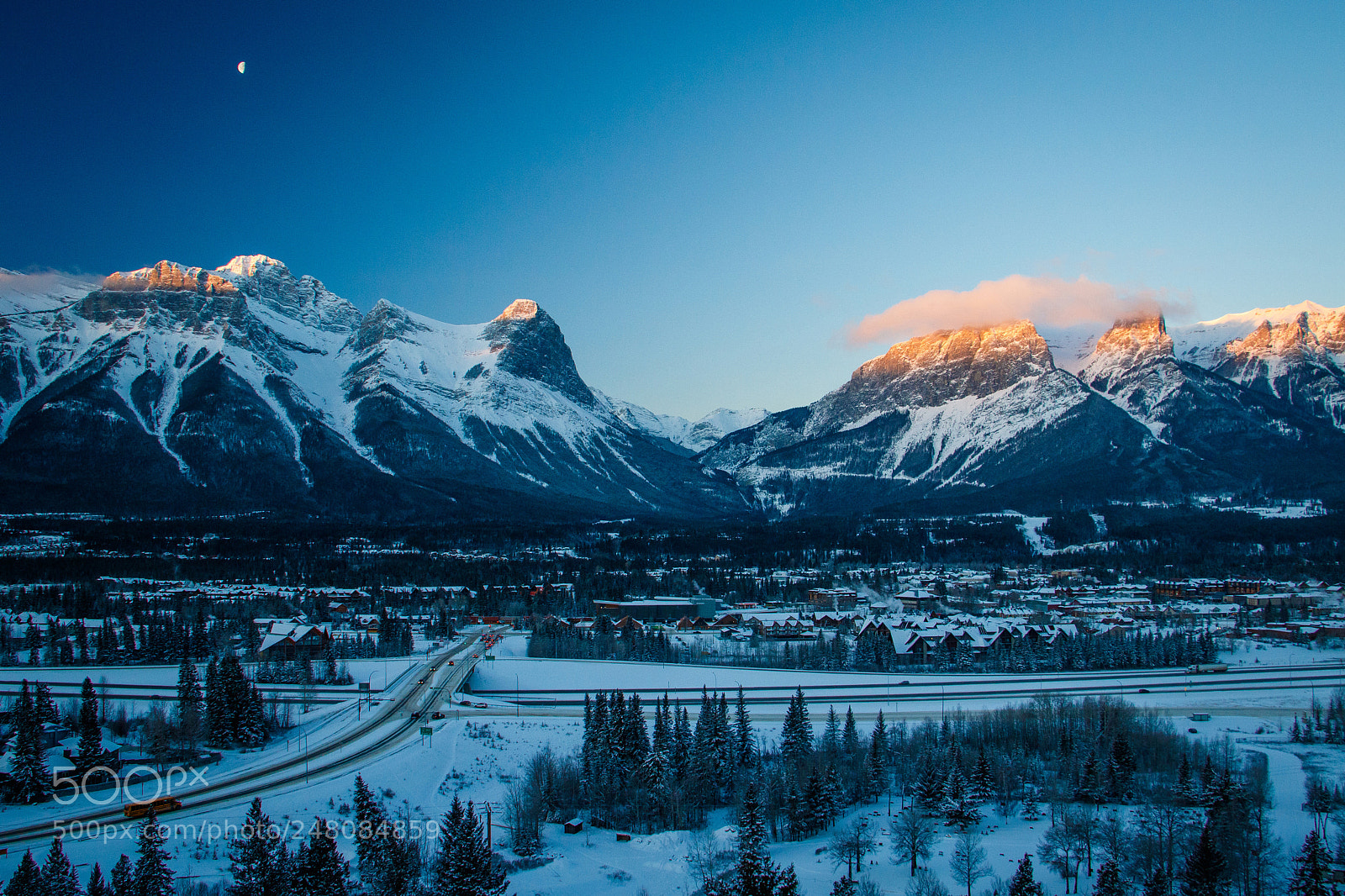 Canon EOS 7D Mark II sample photo. Freezing morning on hoodoos photography