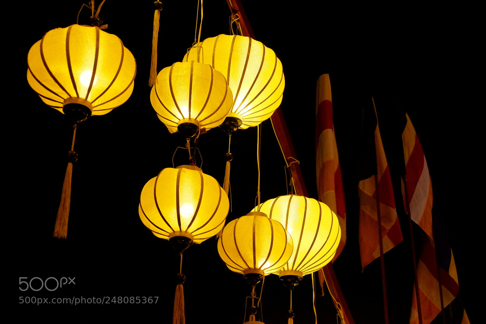 Fujifilm X-A3 sample photo. Lantern photography