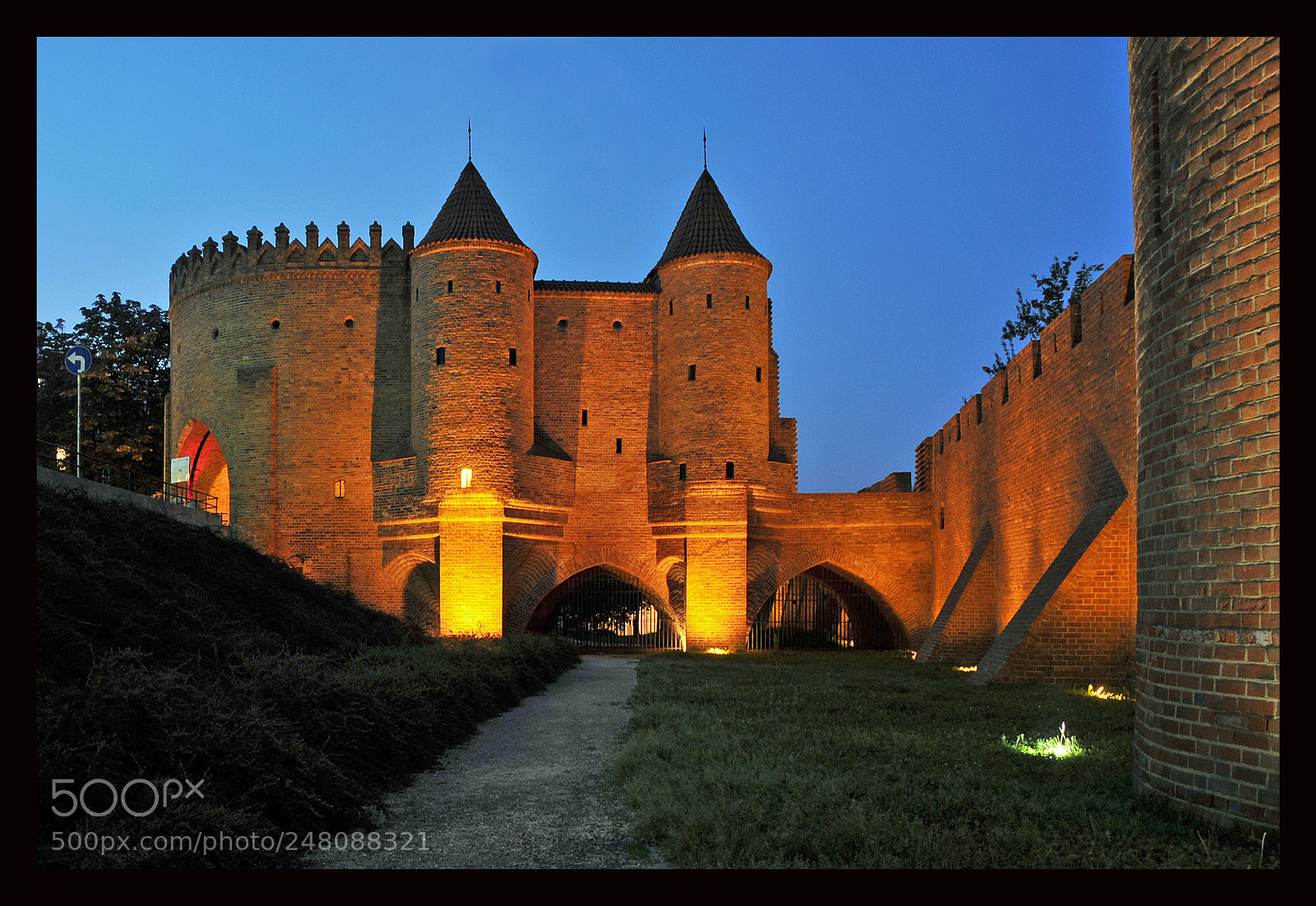Nikon D300 sample photo. Barbican in warszawa photography