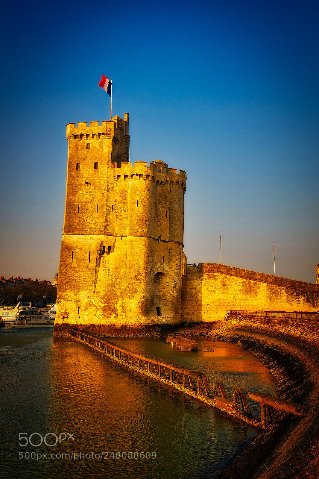 Fujifilm X-T1 sample photo. Tour saint-nicolas photography