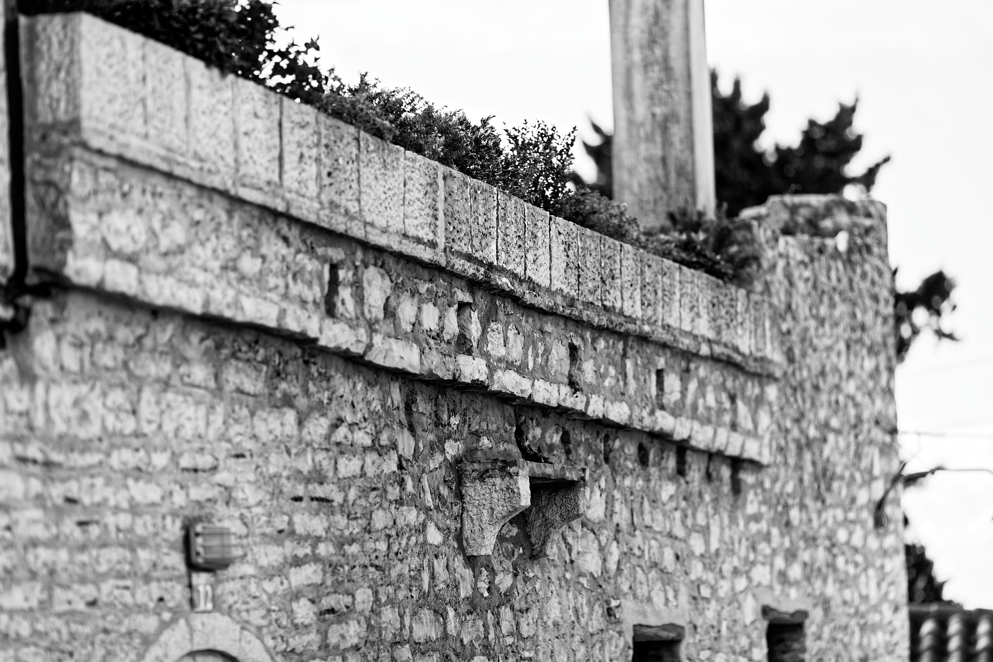 Canon EF 135mm F2L USM sample photo. Old stones photography