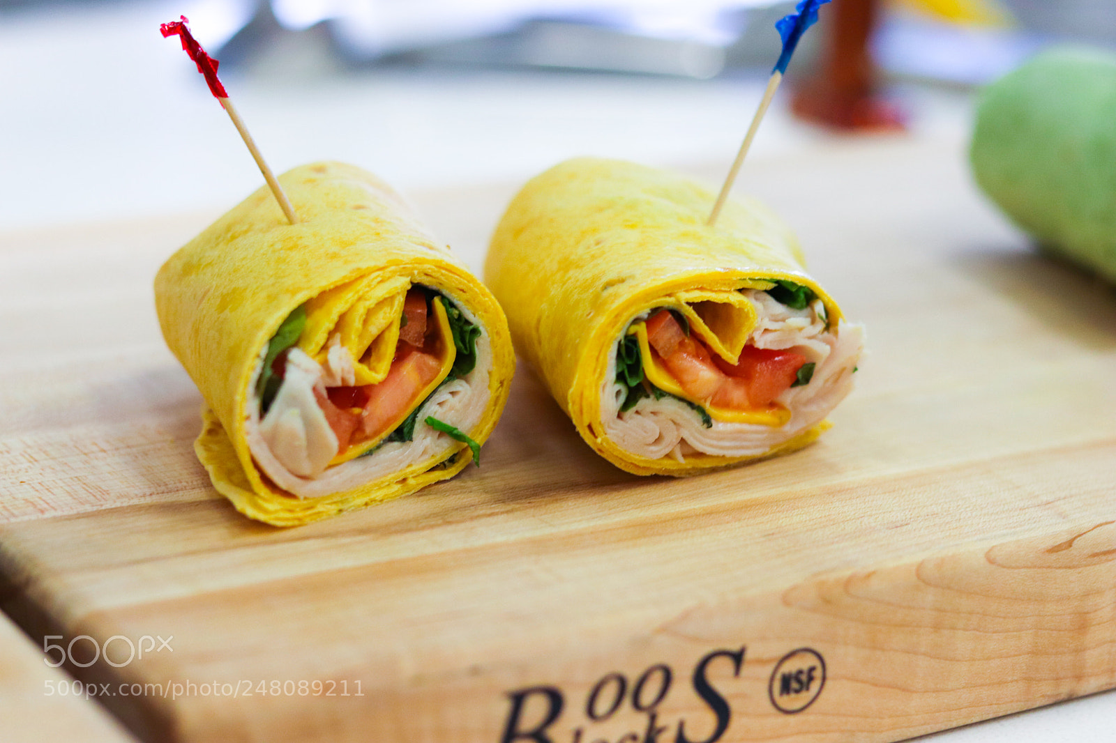 Canon EOS 800D (EOS Rebel T7i / EOS Kiss X9i) sample photo. Wrap photography