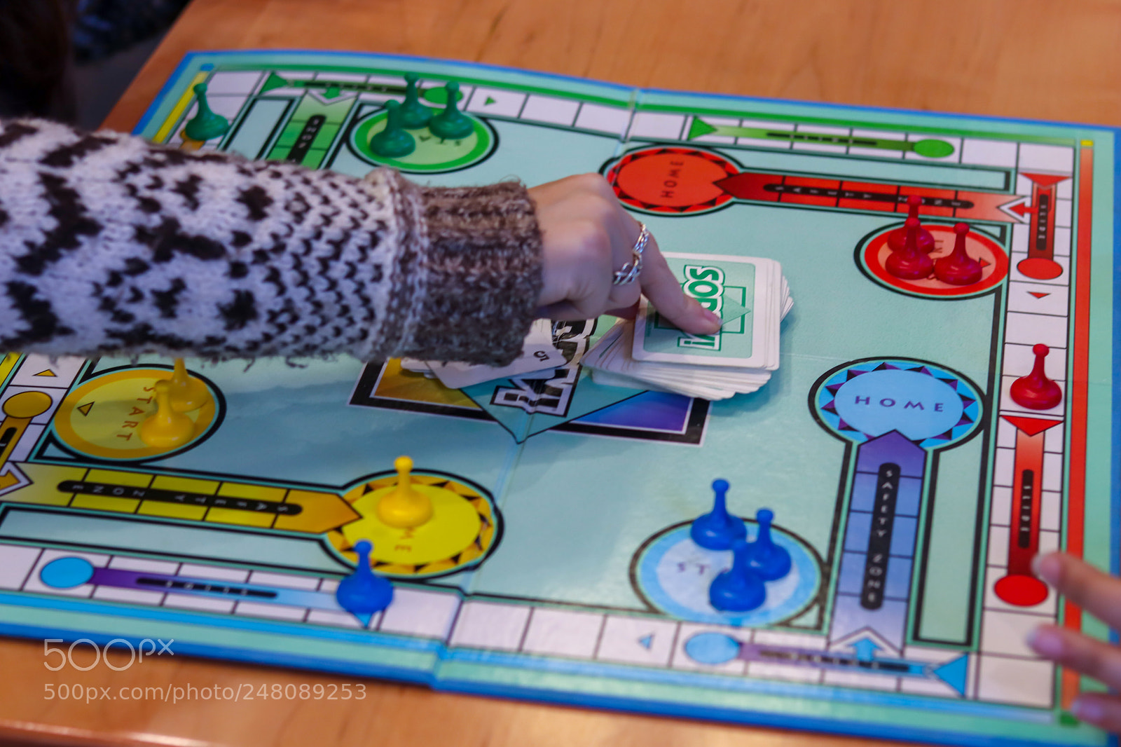 Canon EOS 800D (EOS Rebel T7i / EOS Kiss X9i) sample photo. Board game photography