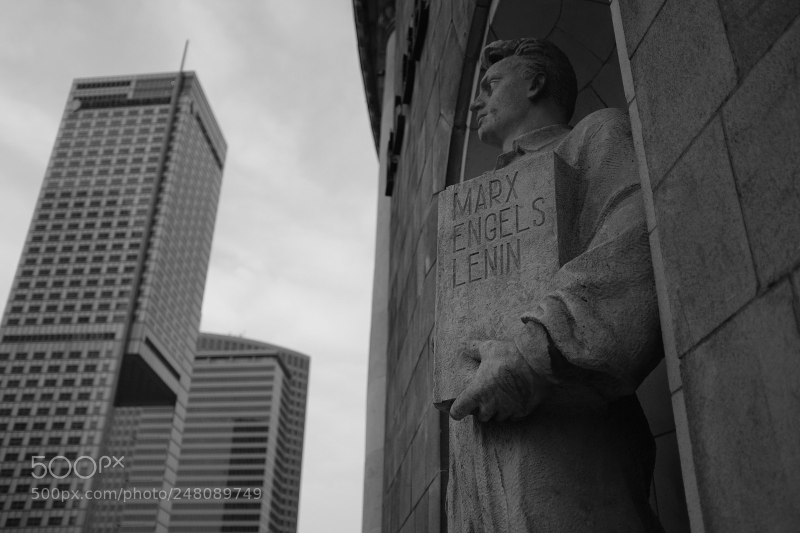 Fujifilm X100F sample photo. Marx engels lenin photography