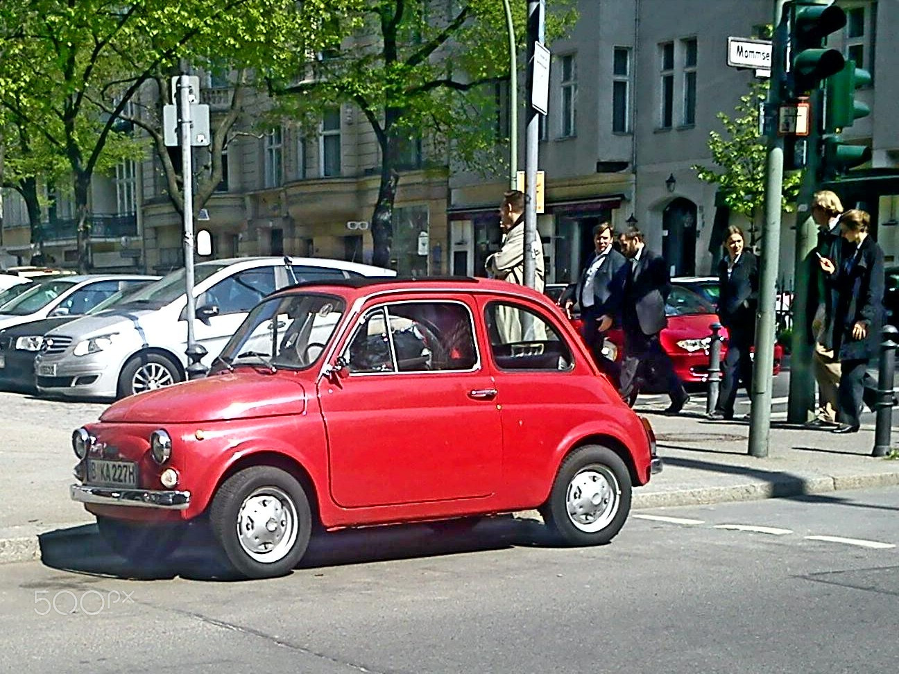 Sony Ericsson J10i2 sample photo. Topolino vivid red, yuppies pretty cool photography