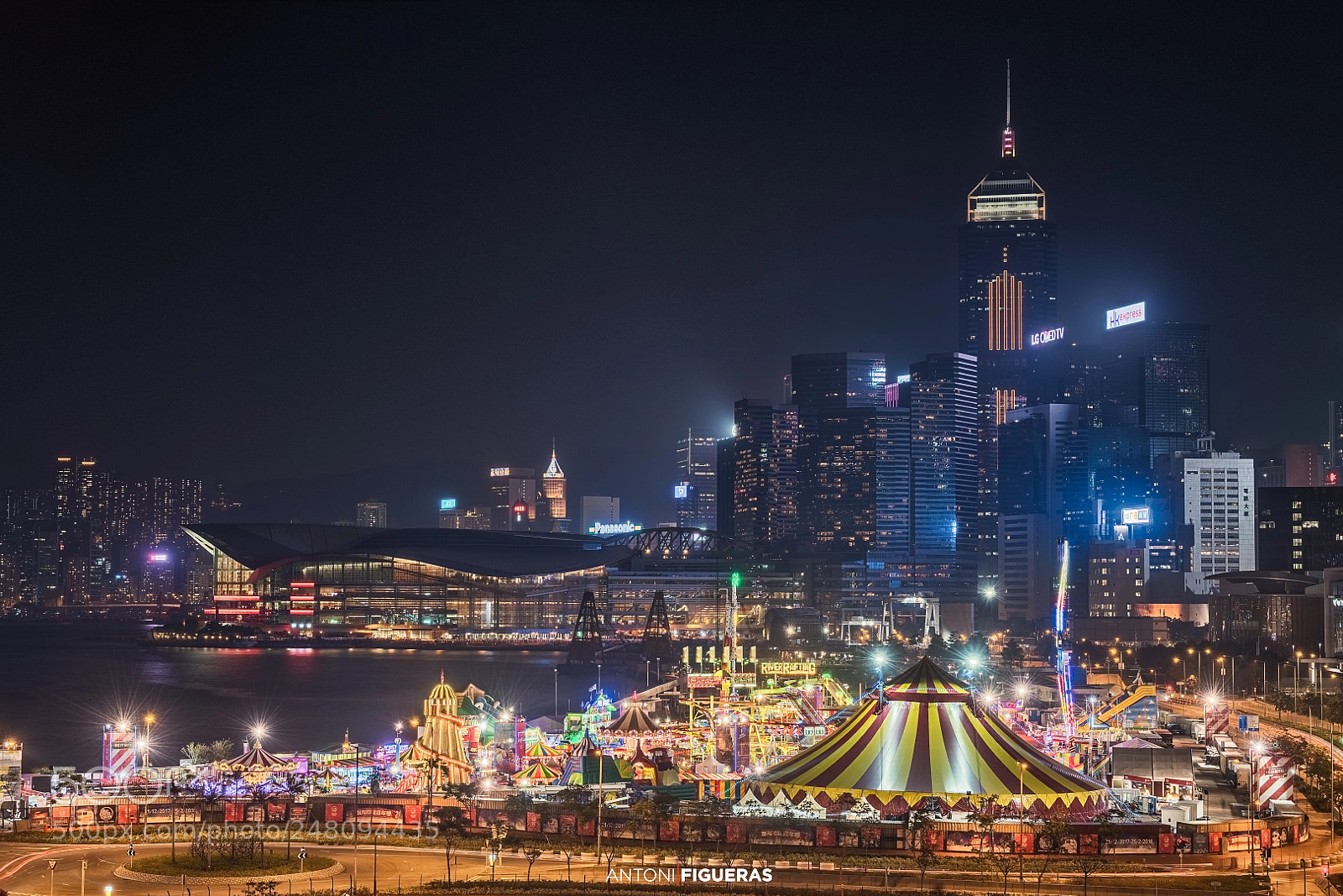 Sony a7R II sample photo. Fun city photography