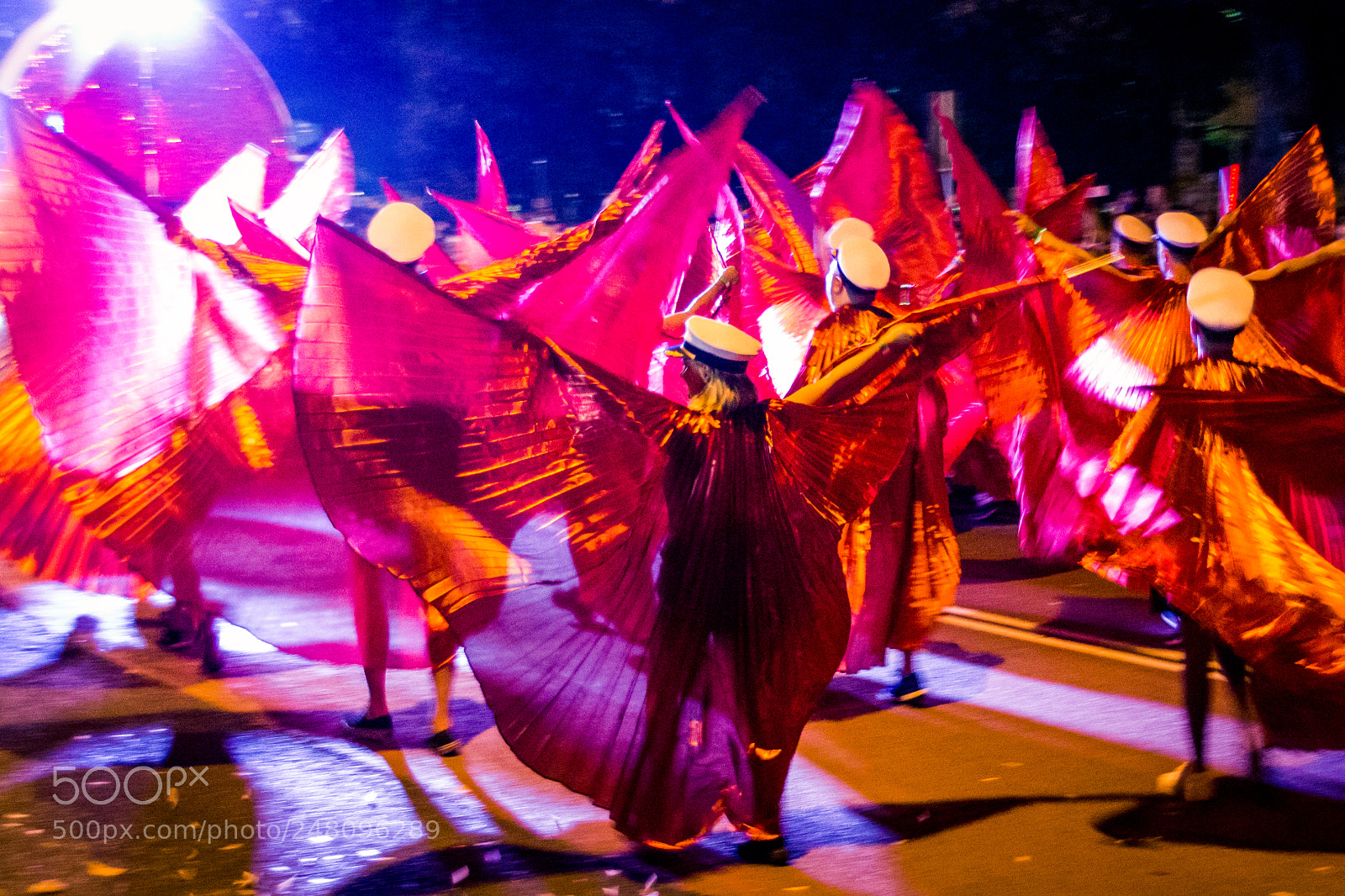 Canon EOS 550D (EOS Rebel T2i / EOS Kiss X4) sample photo. Qantas float at mardi photography