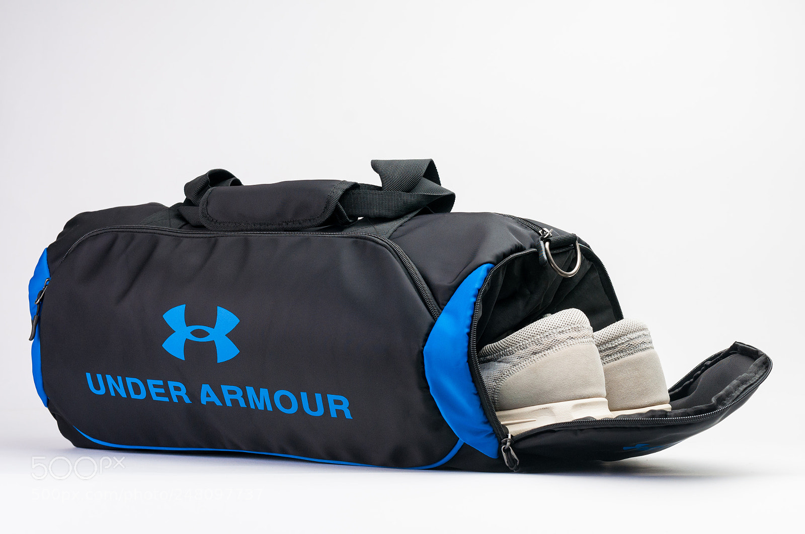 Nikon D90 sample photo. Athlete bags photography