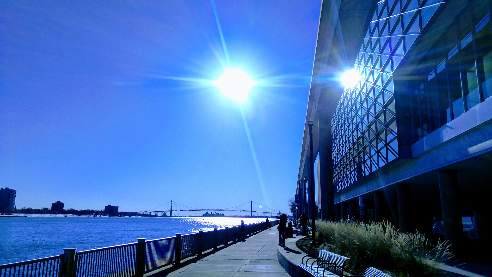 LG V10 sample photo. Detroit river front photography