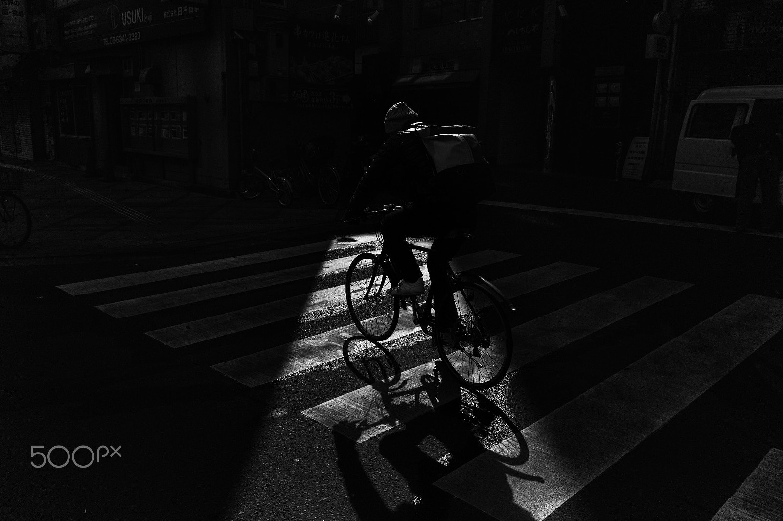 Leica M-Monochrom sample photo. Urban street snap photography