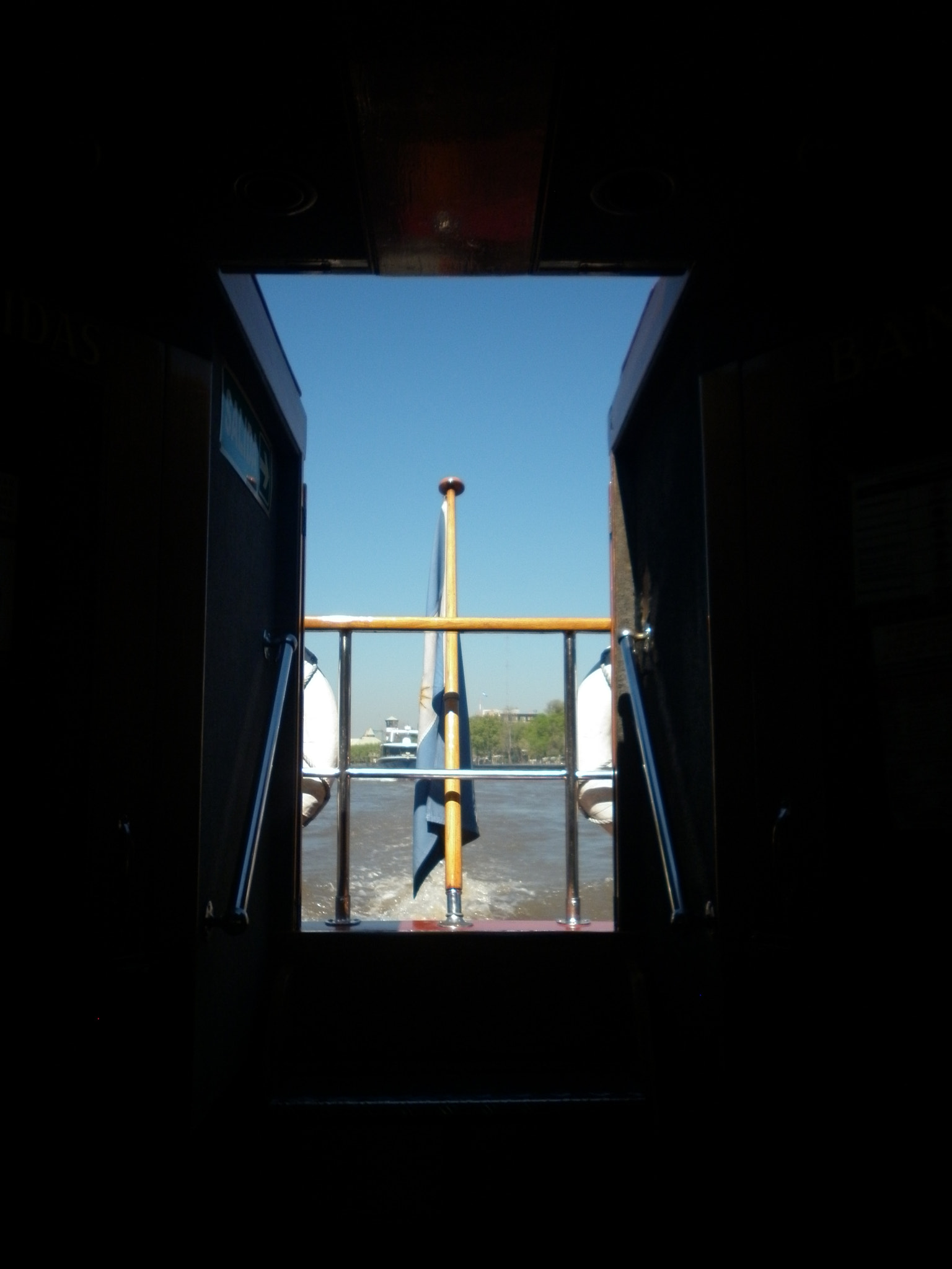 Panasonic DMC-F3 sample photo. Paseo en lancha photography