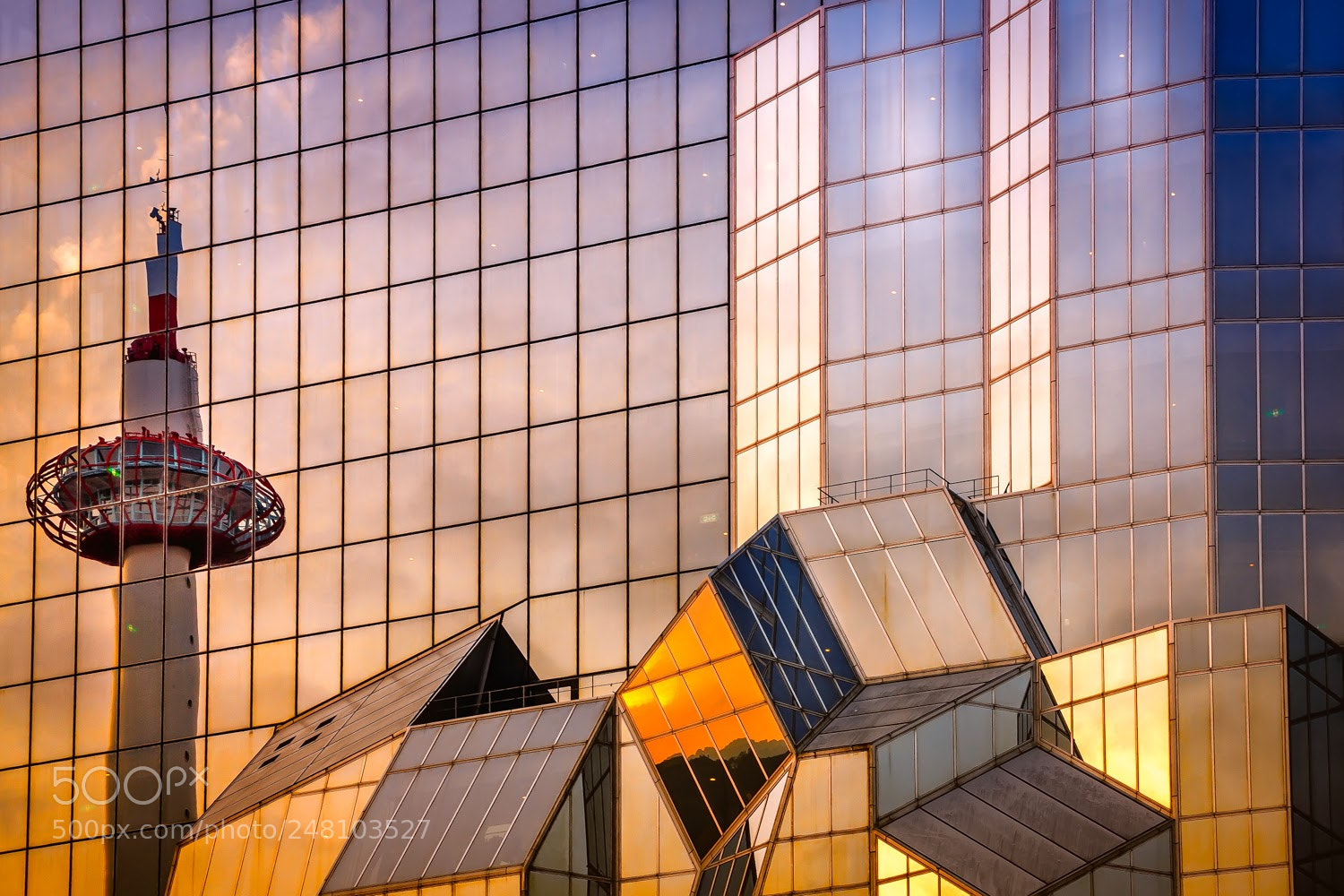Sony SLT-A77 sample photo. Kyoto station photography