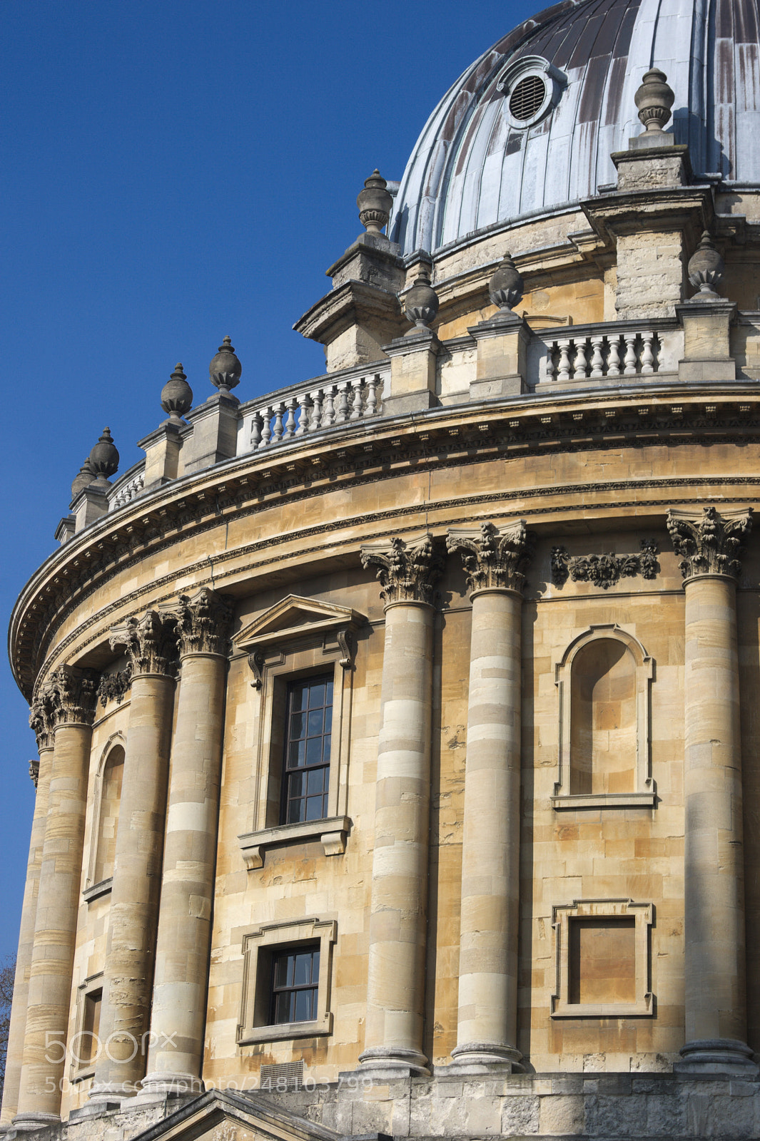 Canon EF-S 18-55mm F3.5-5.6 II sample photo. Radcliffe camera, oxford photography