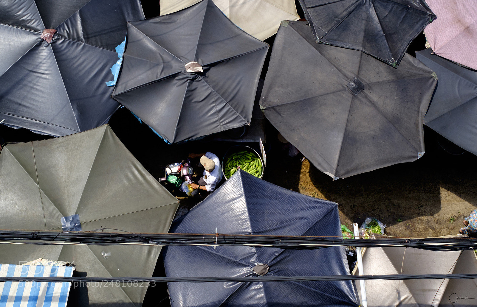Fujifilm X-E2 sample photo. A man market photography