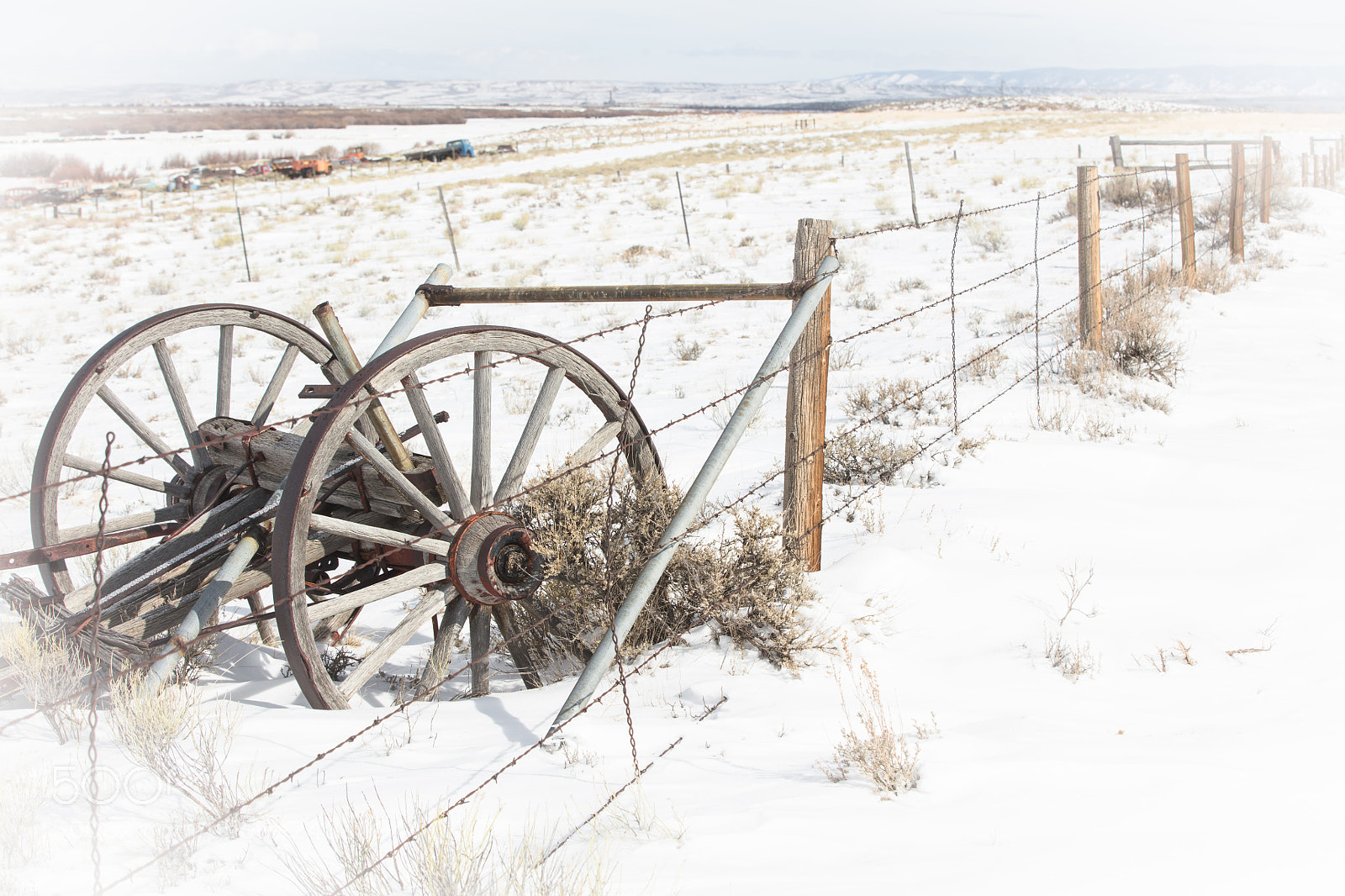 Canon EOS 5DS sample photo. Fence row wagon wheels photography