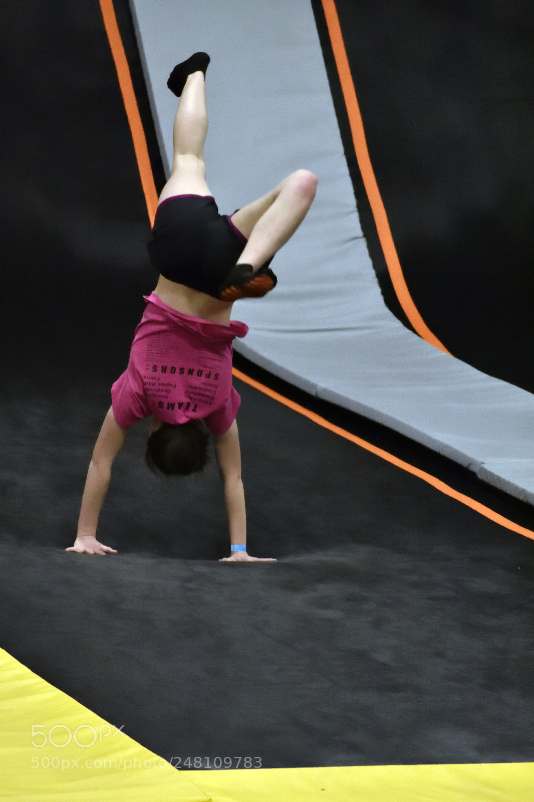 Nikon D3400 sample photo. "cartwheel bounce" photography
