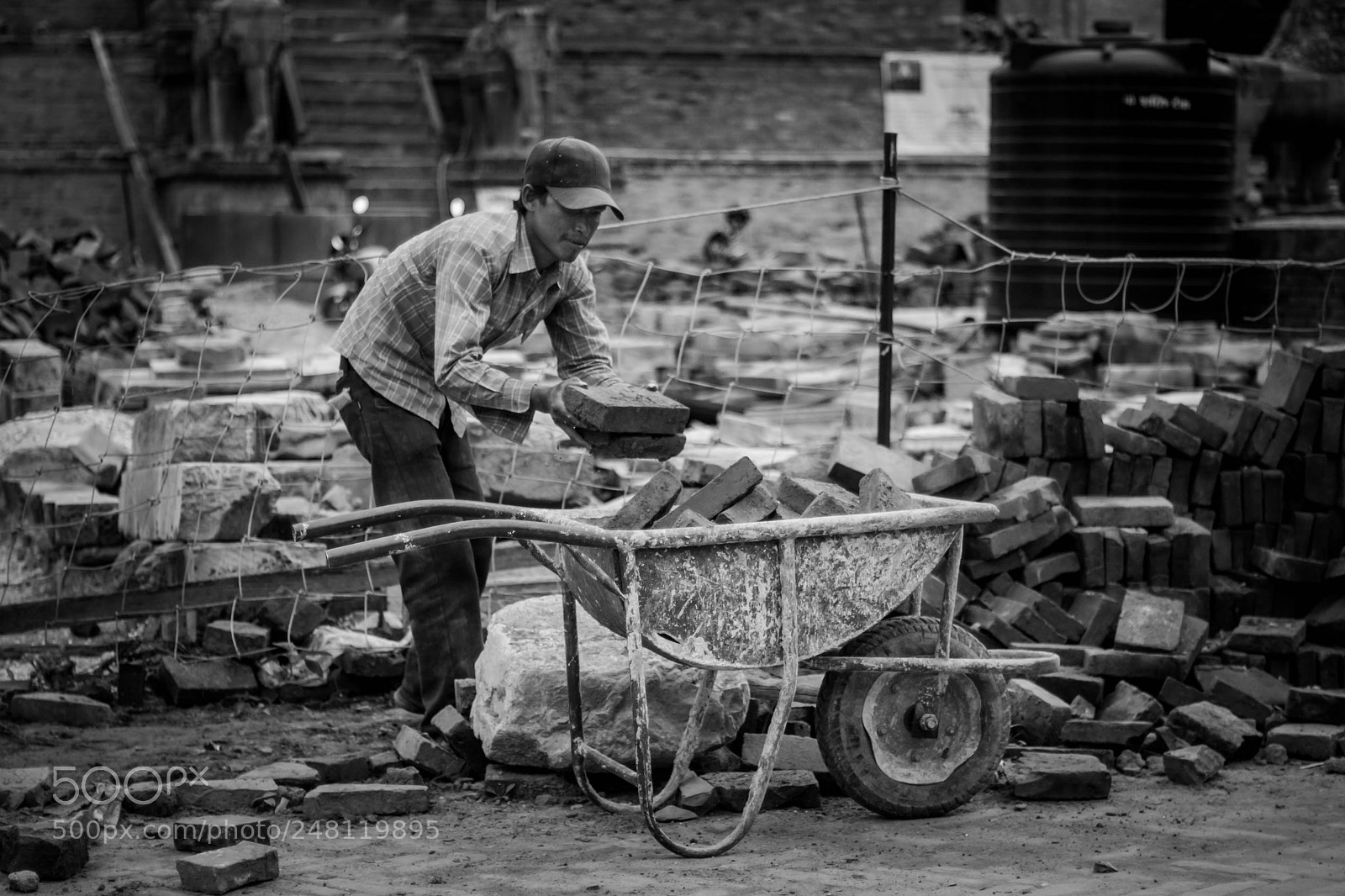Canon EOS 1000D (EOS Digital Rebel XS / EOS Kiss F) sample photo. Construction worker photography