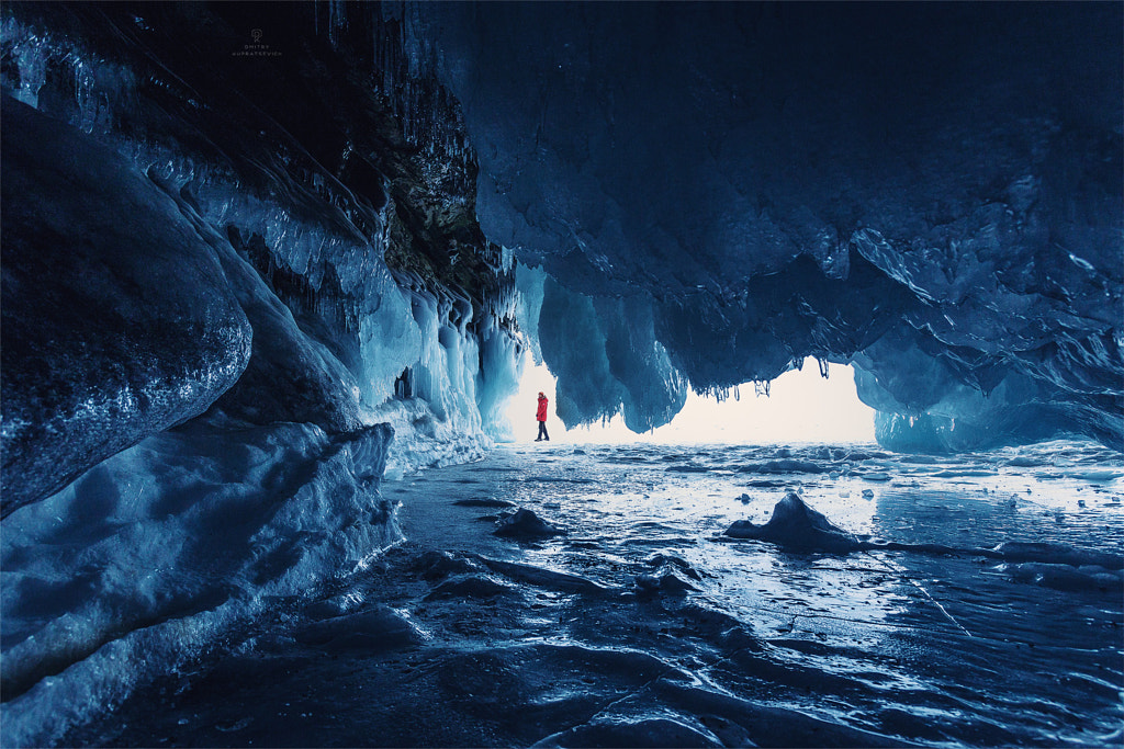 Ice cave, автор — Dmitry Kupratsevich на 500px.com