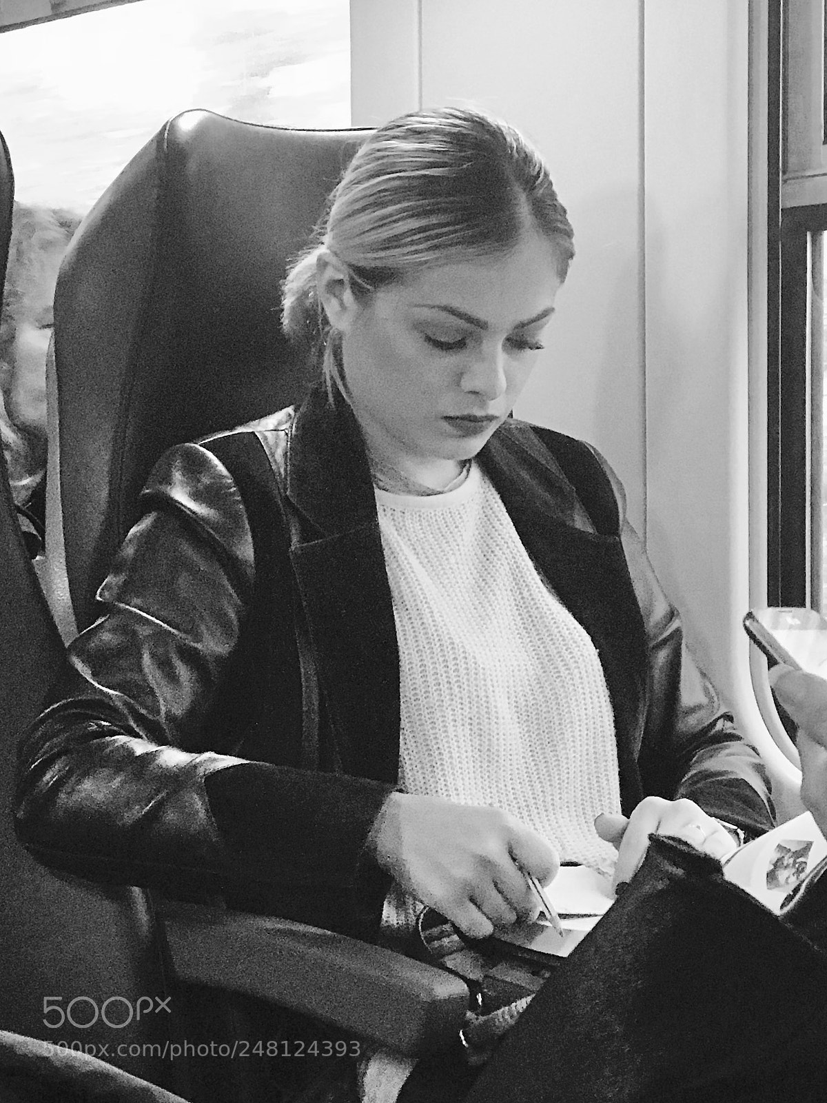Apple iPhone 7 Plus sample photo. On a train photography