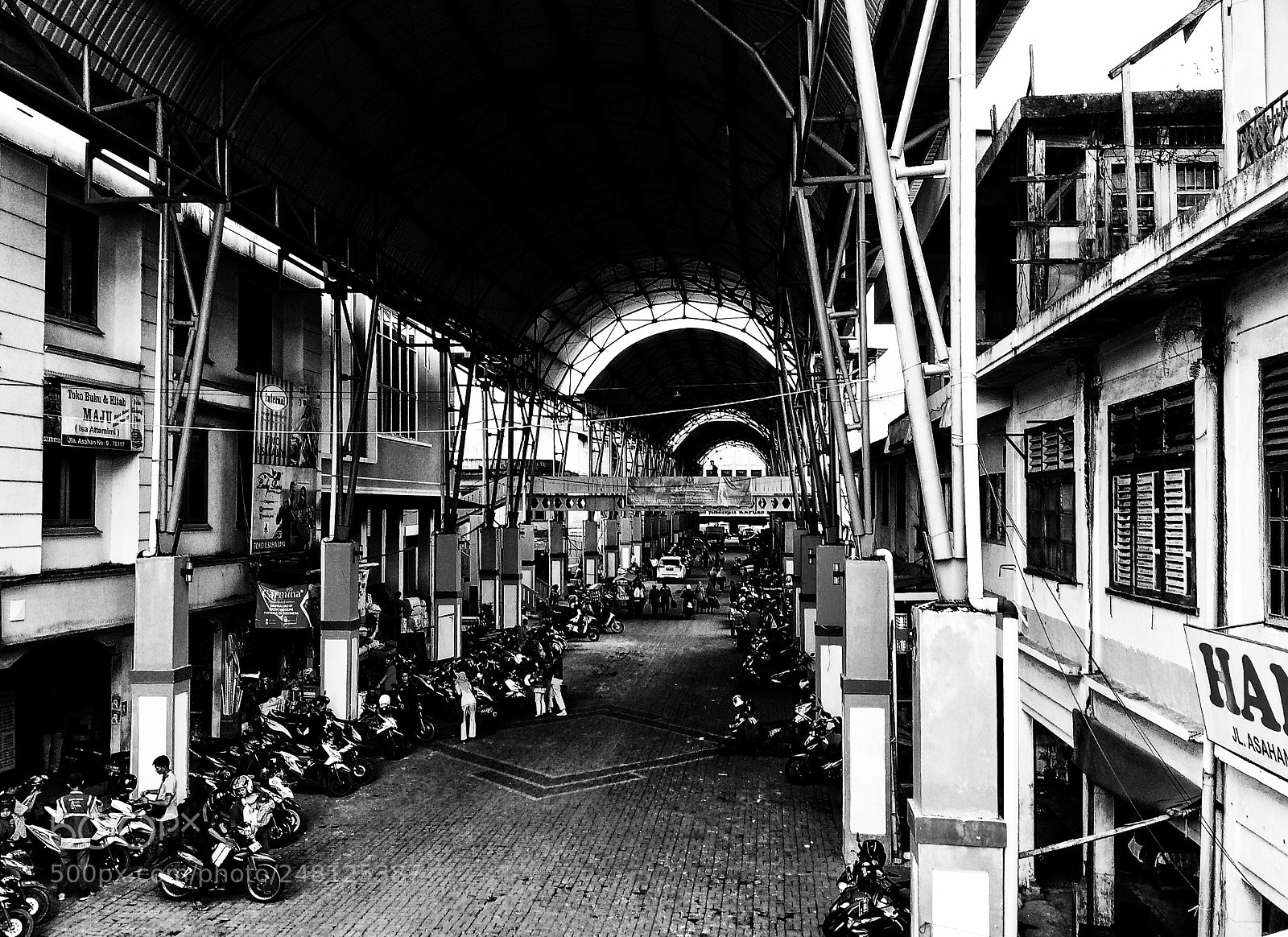 Apple iPhone 5s sample photo. Old town getting new photography