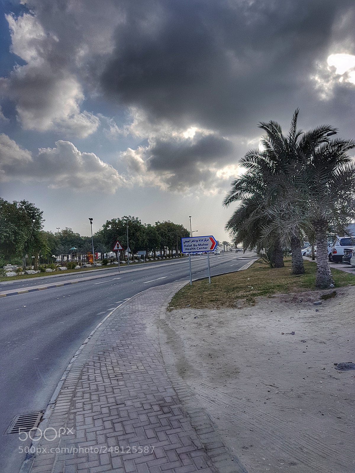 Samsung Galaxy S7 Edge sample photo. Road of bahrain photography