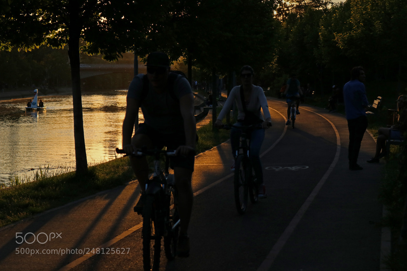 Canon EOS 750D (EOS Rebel T6i / EOS Kiss X8i) sample photo. A different sunset photography