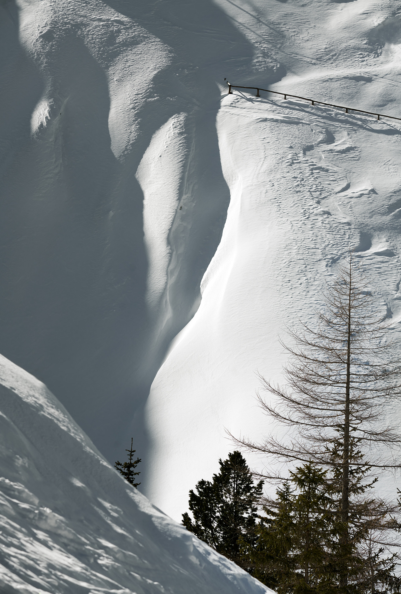 Sony 70-200mm F2.8 G sample photo. Dramatic hiking path photography