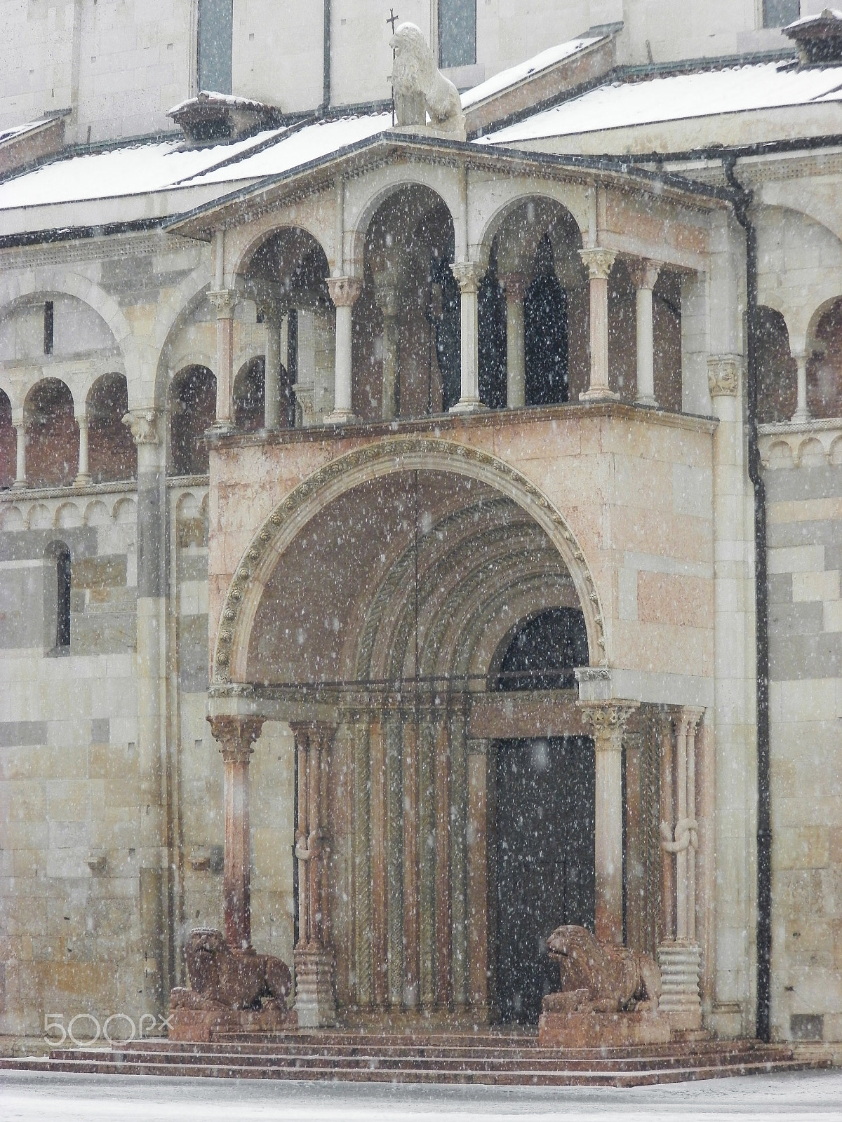 Olympus SP-620UZ sample photo. Snow falling in modena - 5 photography
