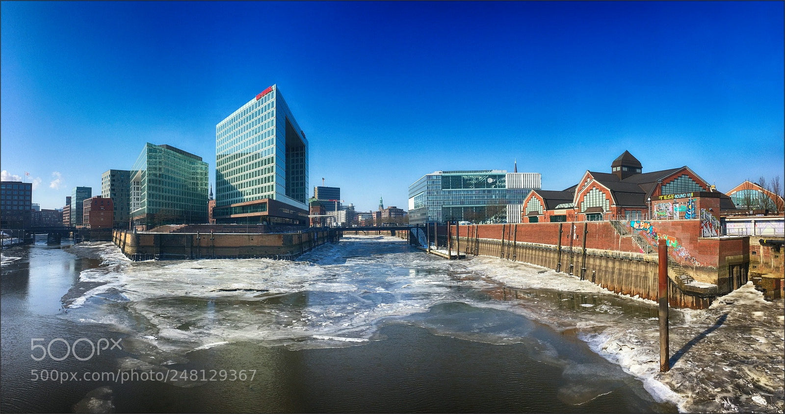 Apple iPhone SE sample photo. * hafen city *** photography
