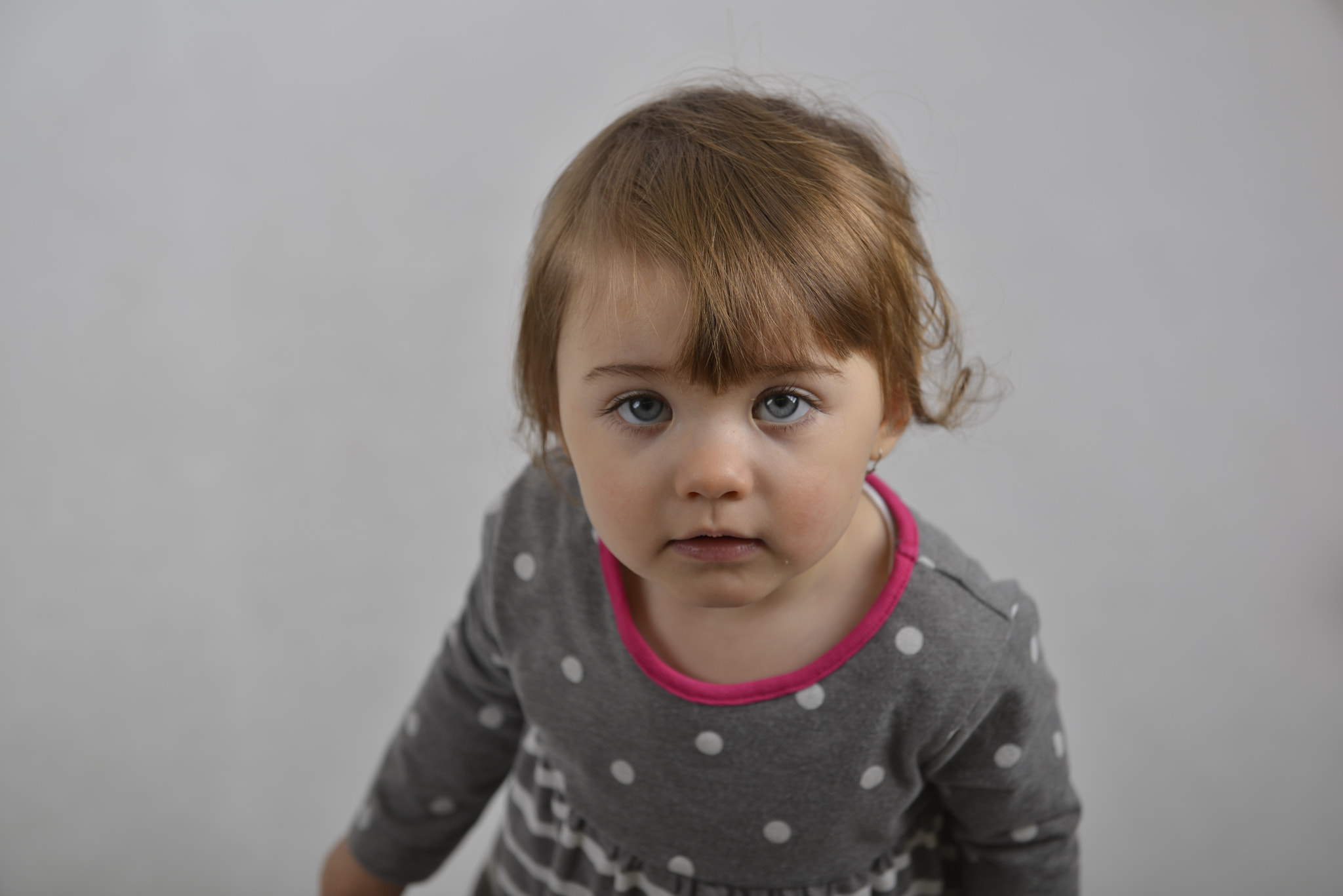 Nikon AF-S Nikkor 24-70mm F2.8G ED sample photo. Picture taken in an atelier photography
